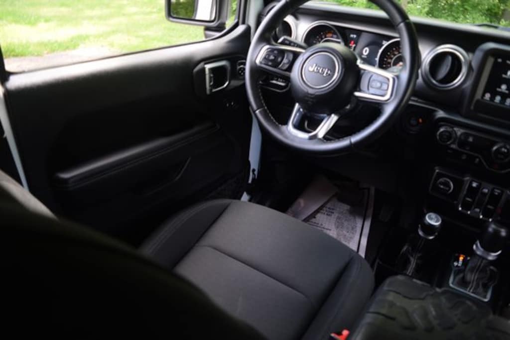 Used 2018 Jeep Wrangler Unlimited Sahara 4x4 SUV