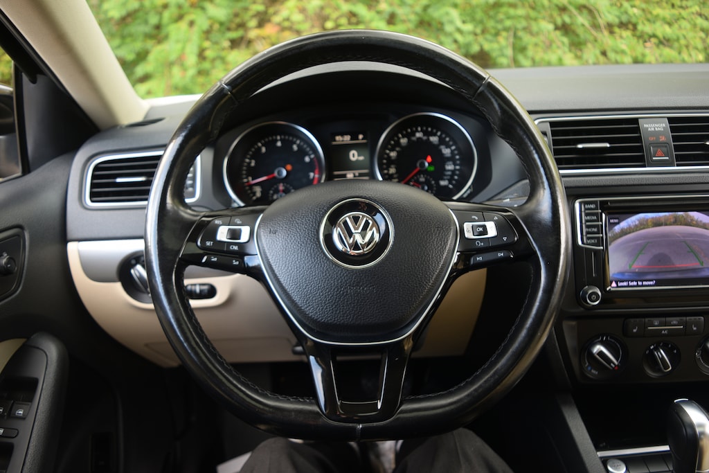 Certified 2017 Volkswagen Jetta 1.4T SE Sedan