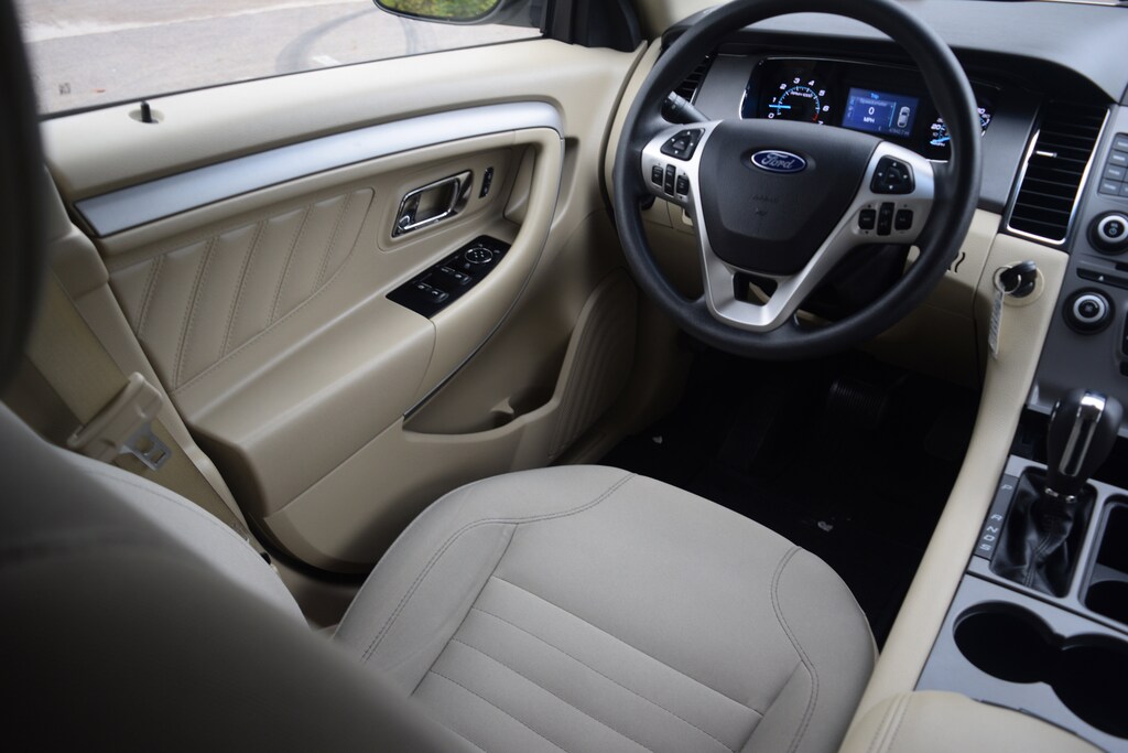 Certified 2017 Ford Taurus SE Sedan