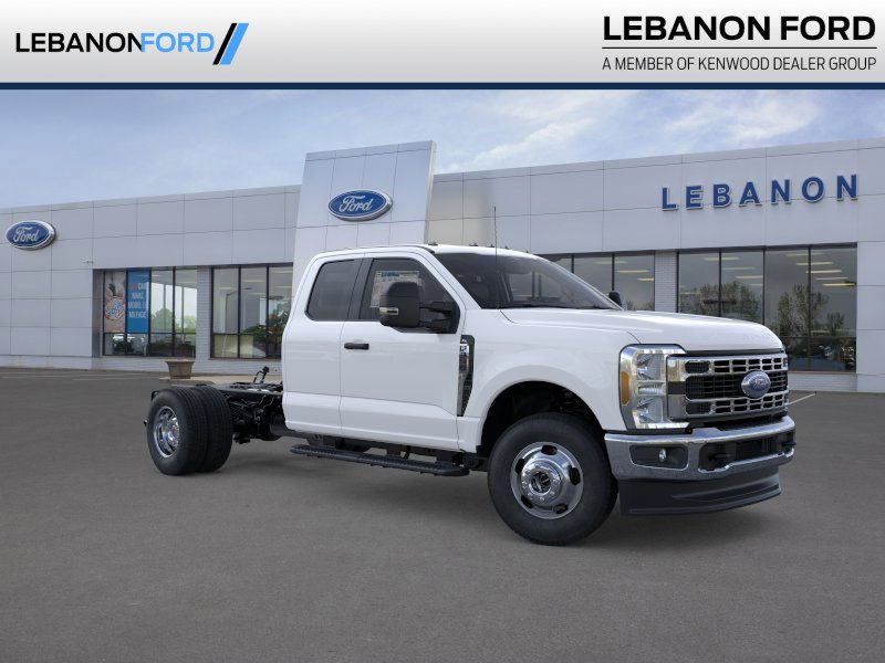 2025 Ford F-350 Super Duty Chassis Cab XL's photo