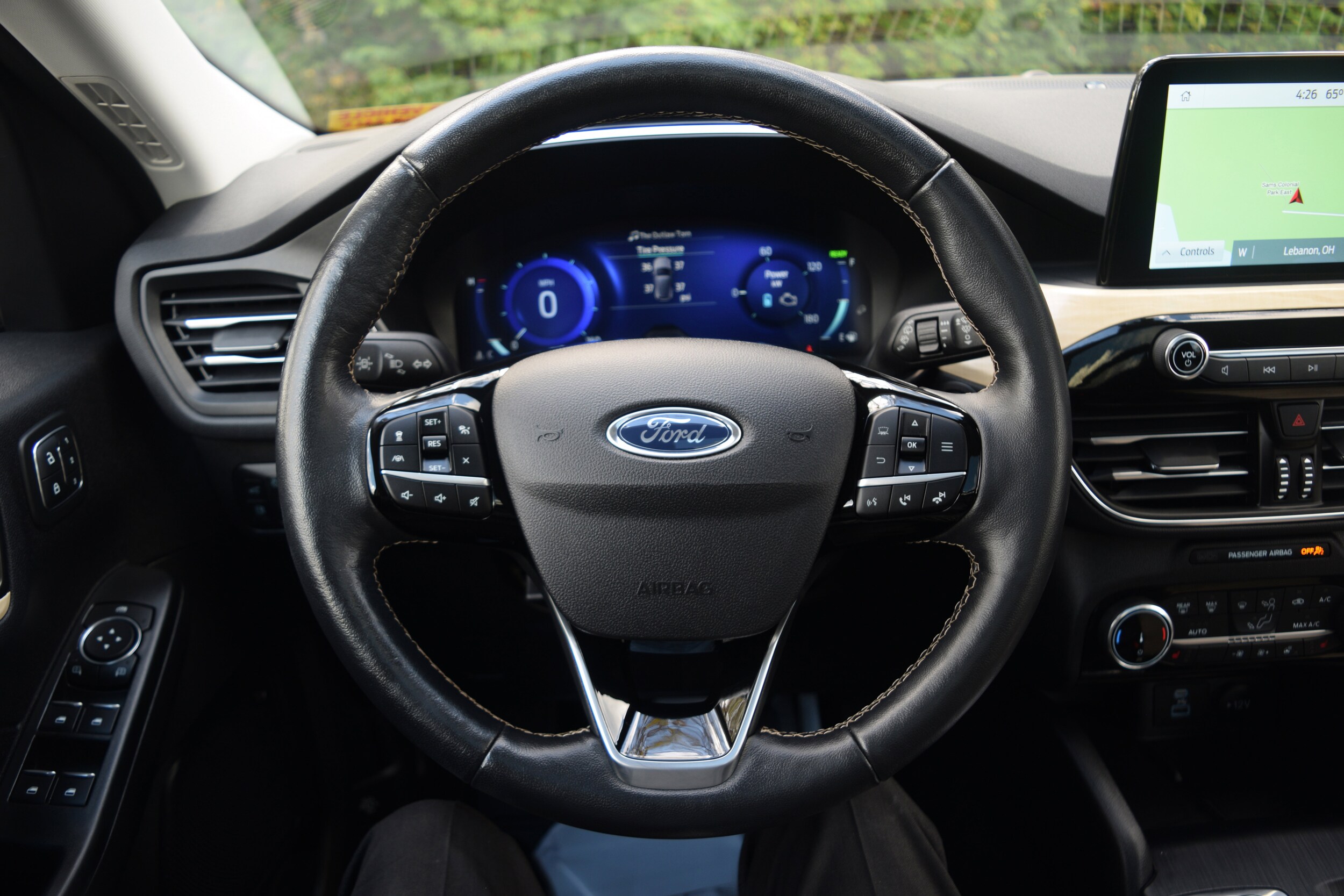 2022 Ford Escape Titanium photo 4