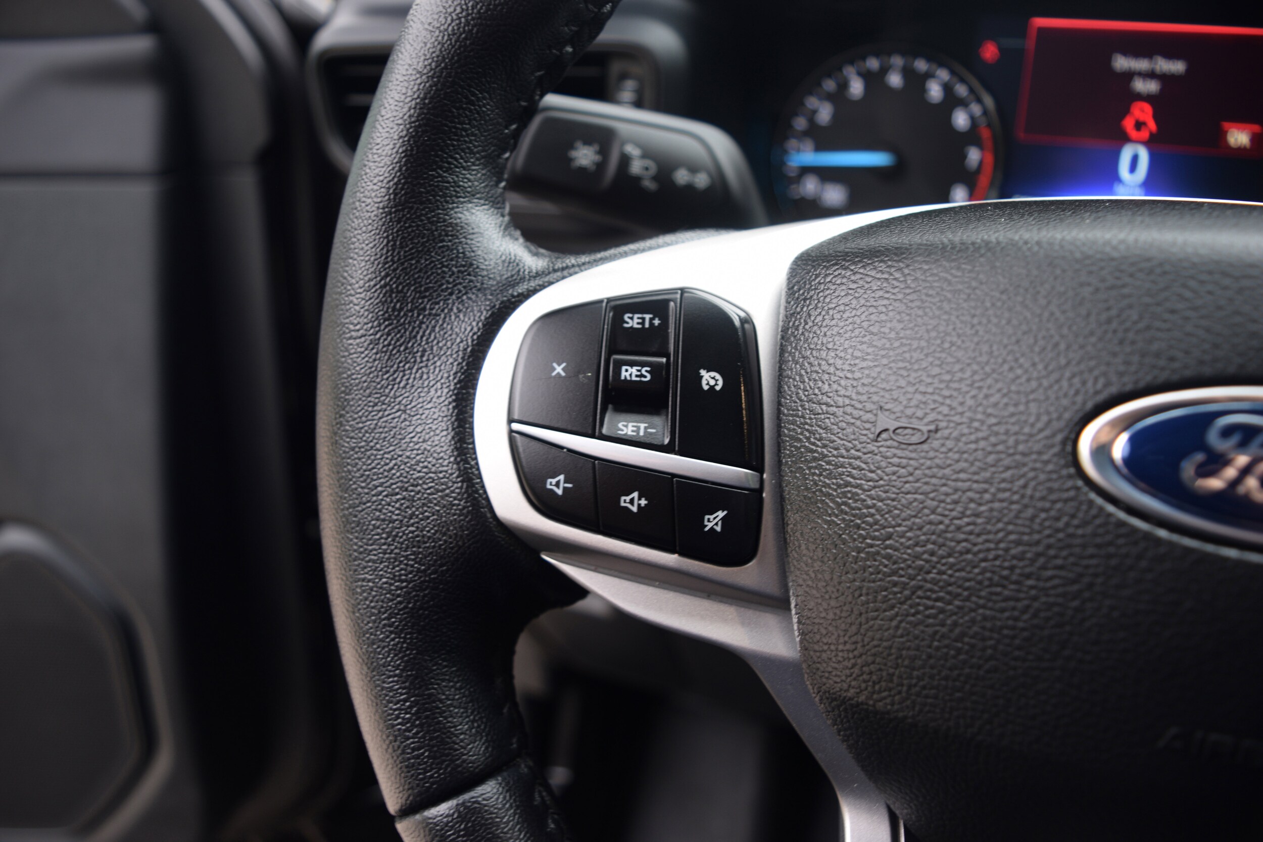 2022 Ford Explorer XLT photo 4