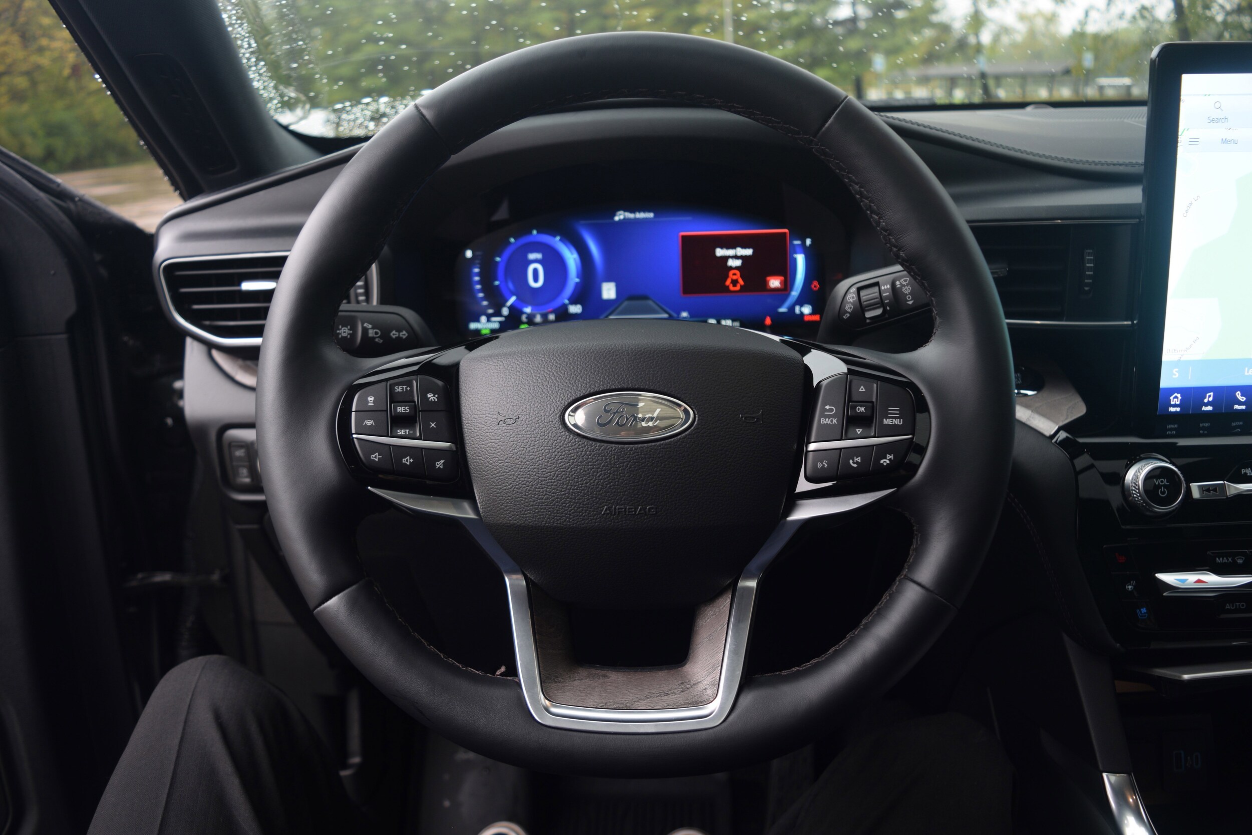 2022 Ford Explorer Platinum photo 3