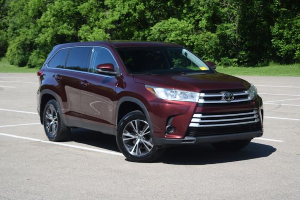 Used 2019 Toyota Highlander LE I4 SUV