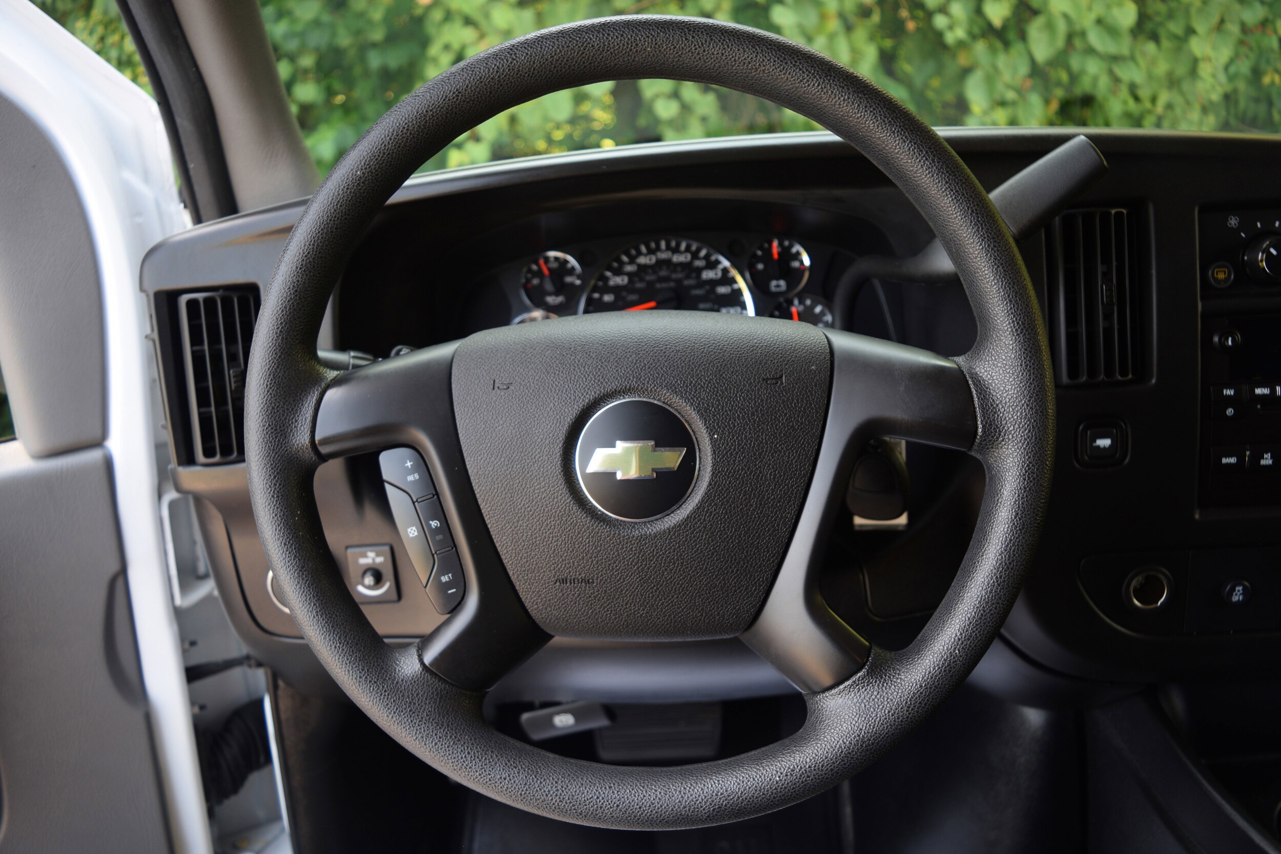 2014 Chevrolet Express 3500 Van photo 4