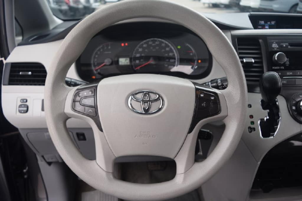 Used 2014 Toyota Sienna LE Van
