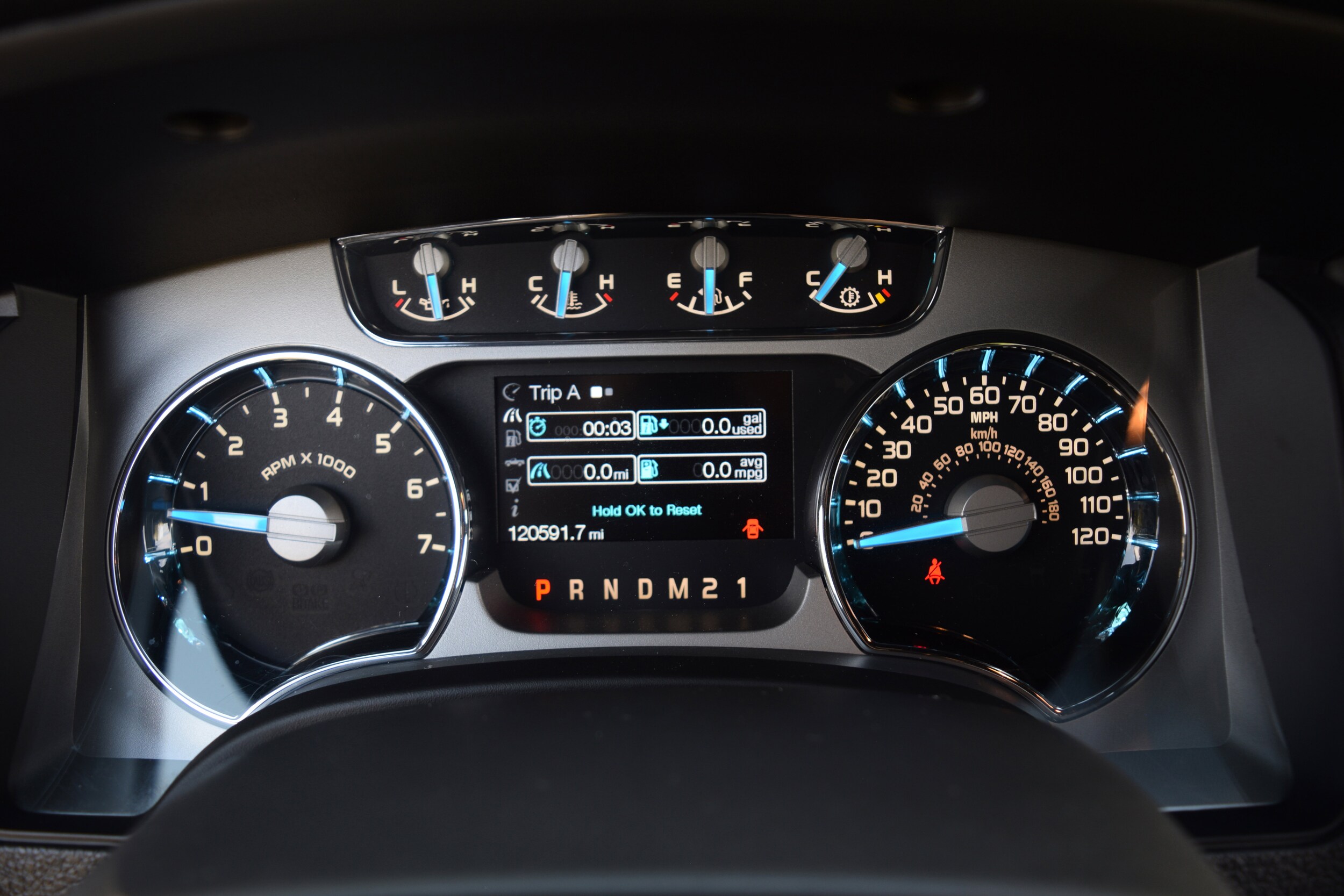 2014 Ford F-150 Platinum photo 3