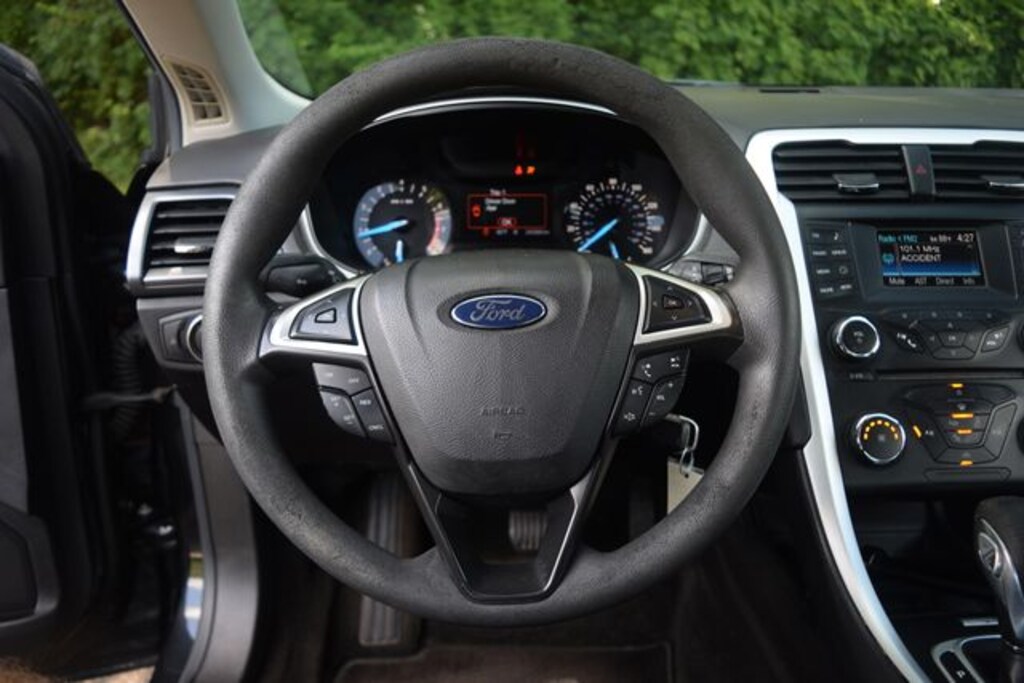 Used 2013 Ford Fusion SE Sedan