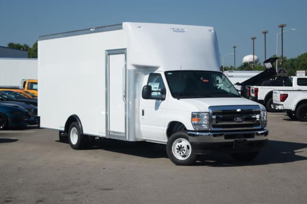 New 2027 Ford E-450SD Base Truck