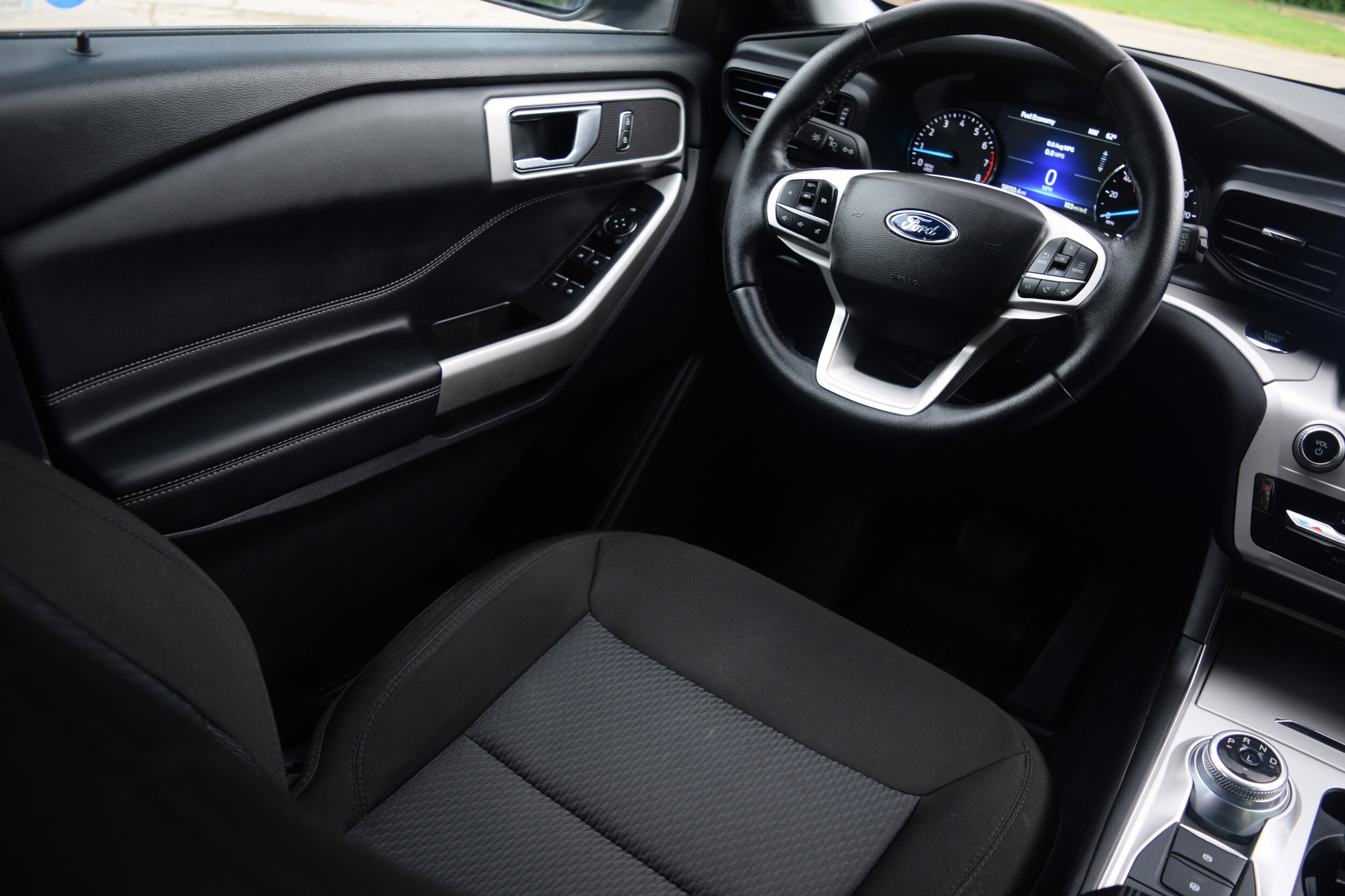 2022 Ford Explorer XLT photo 2