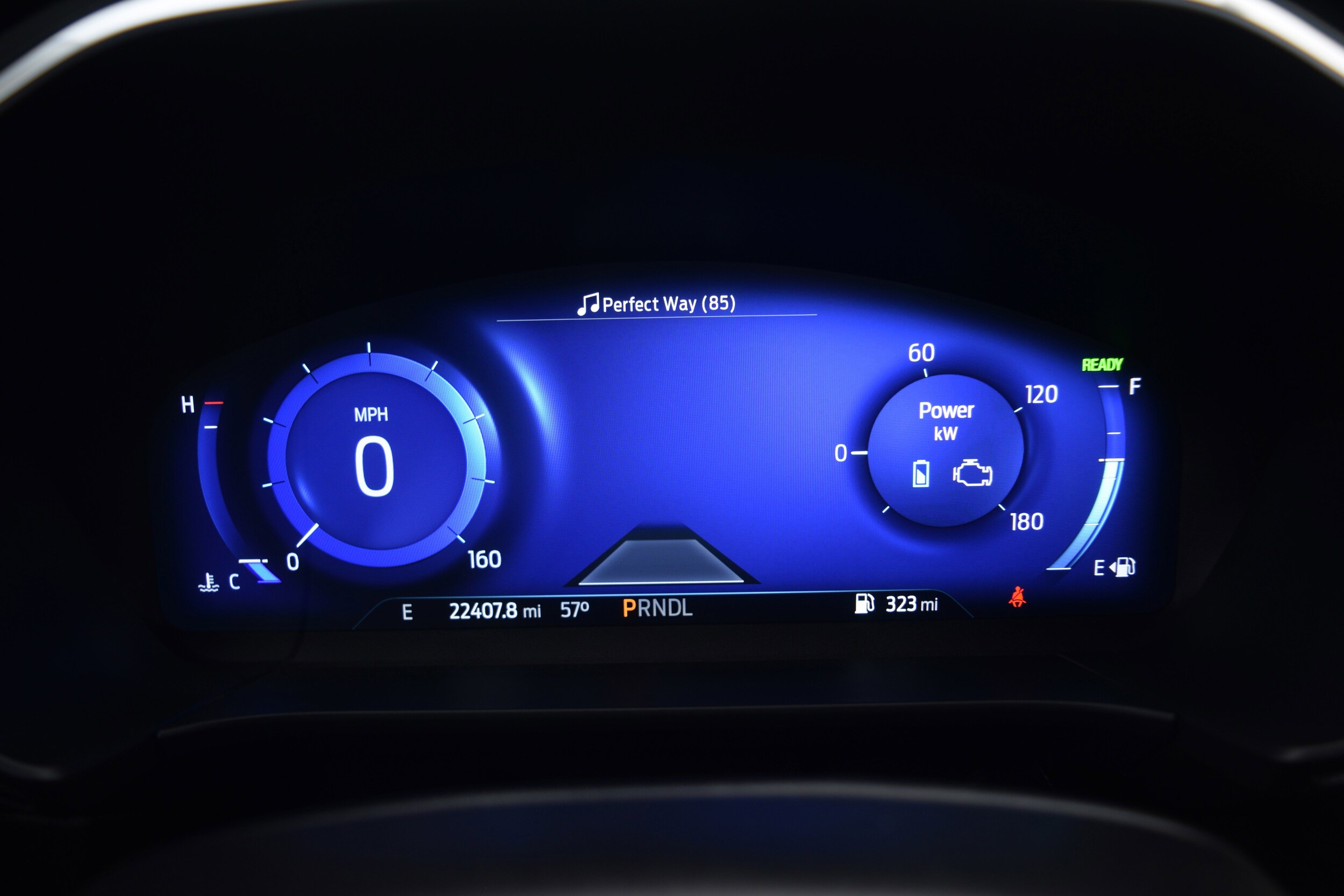 2022 Ford Escape Titanium Hybrid photo 2