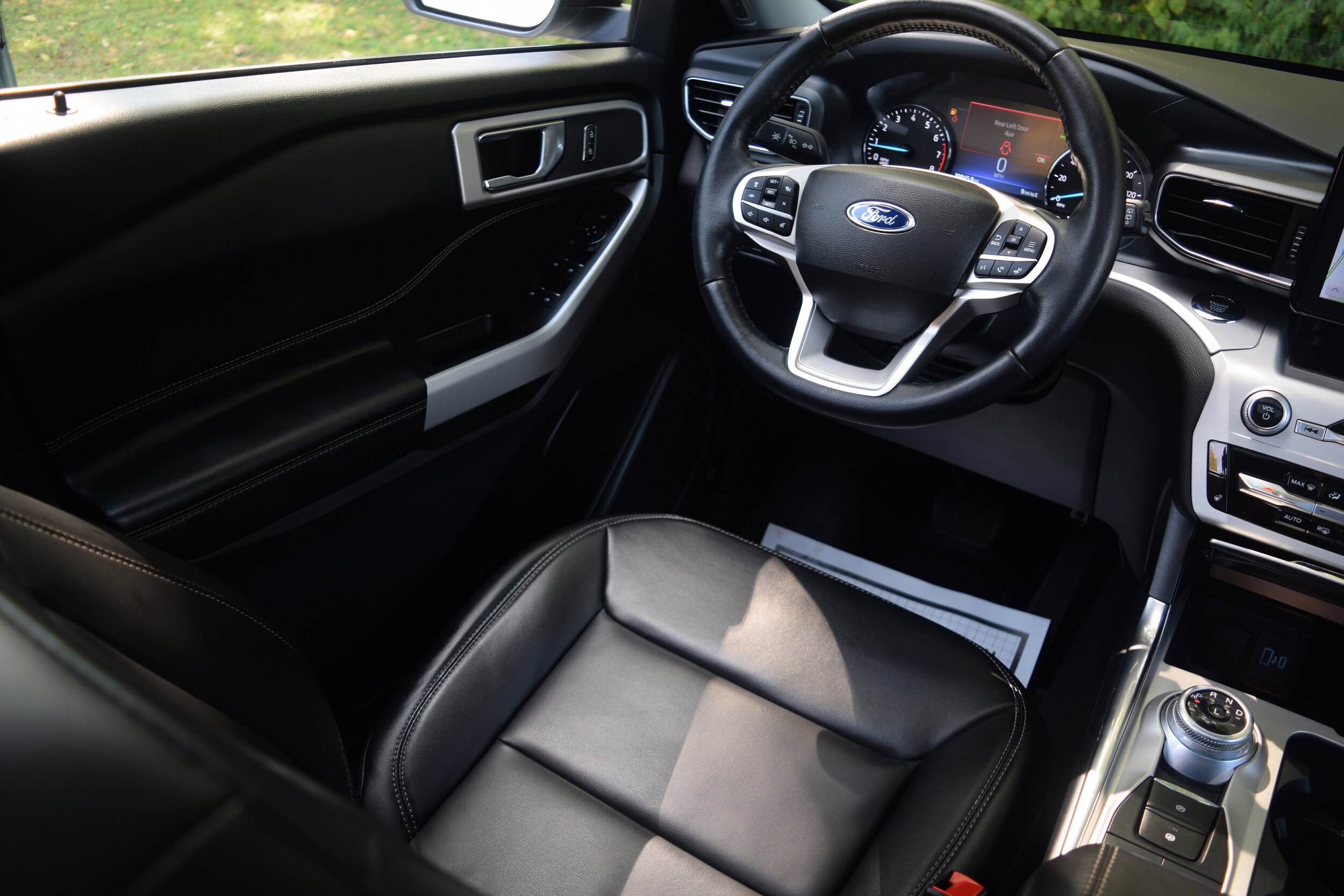 2022 Ford Explorer XLT photo 2