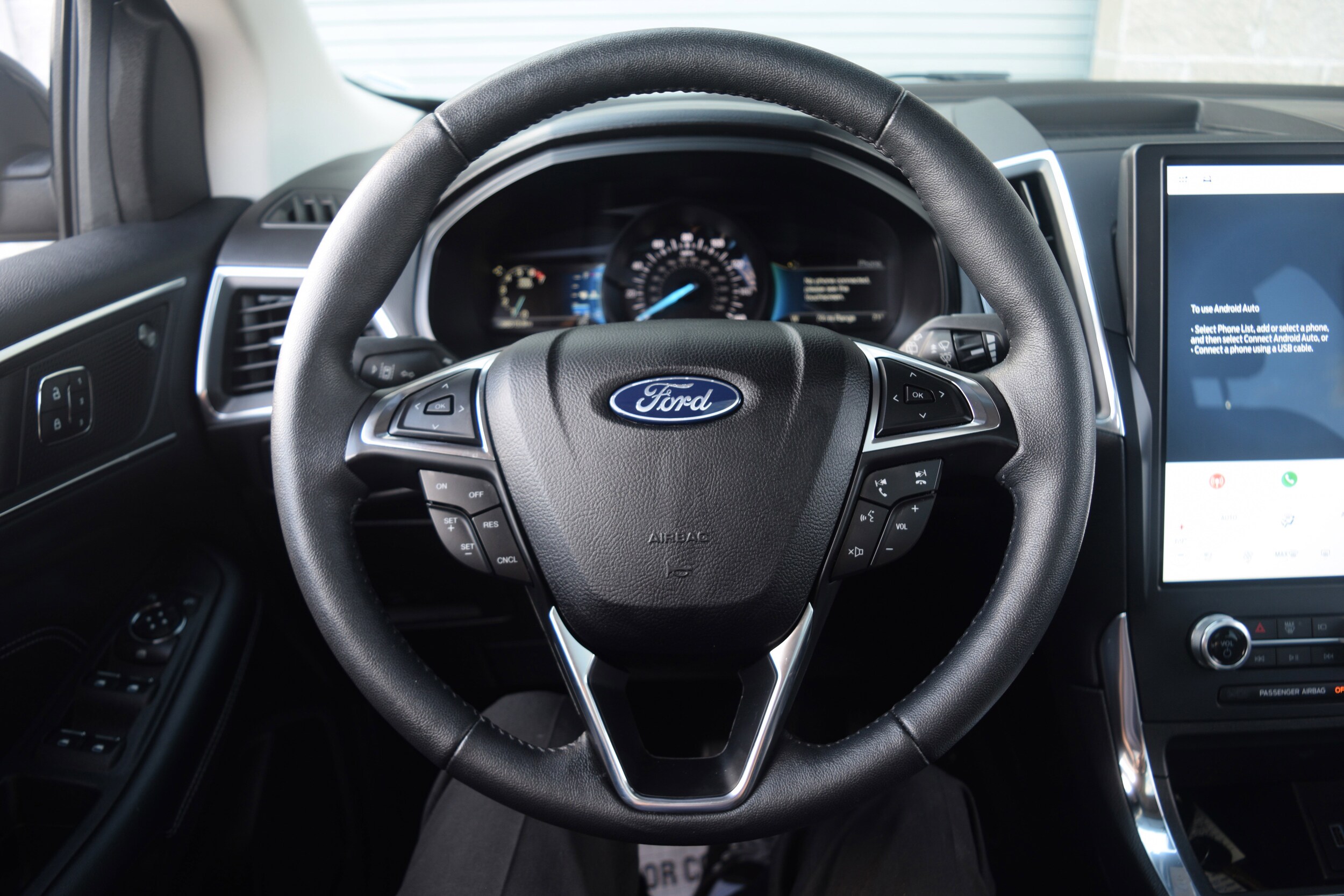 2022 Ford Edge Titanium photo 4