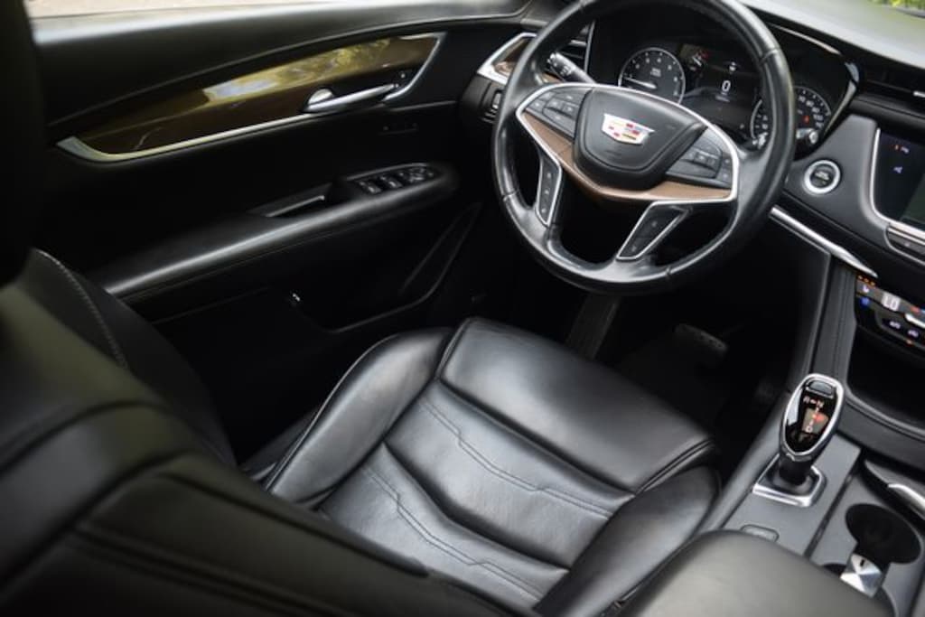 Used 2019 CADILLAC XT5 Platinum SUV