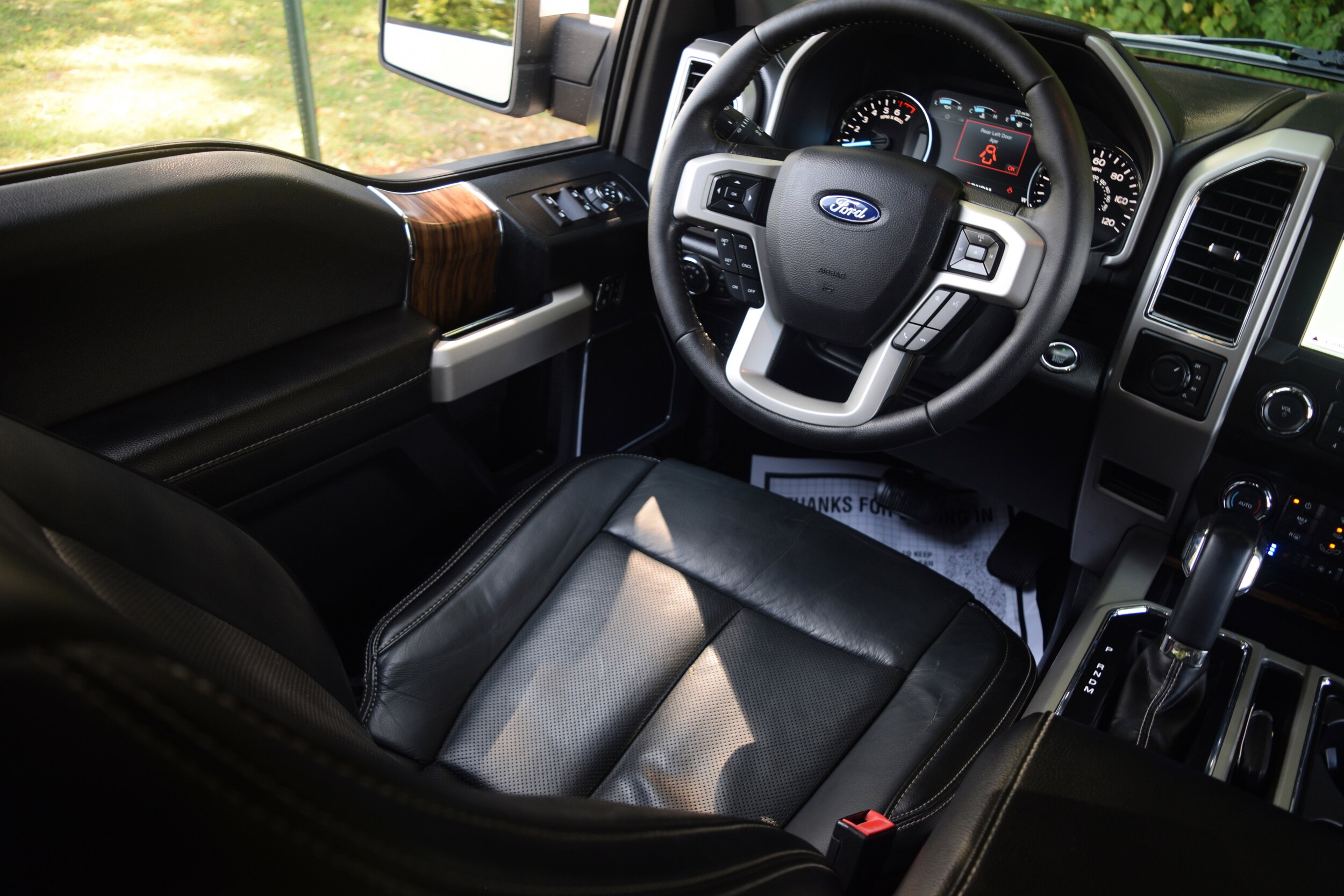 2019 Ford F-150 Lariat photo 2