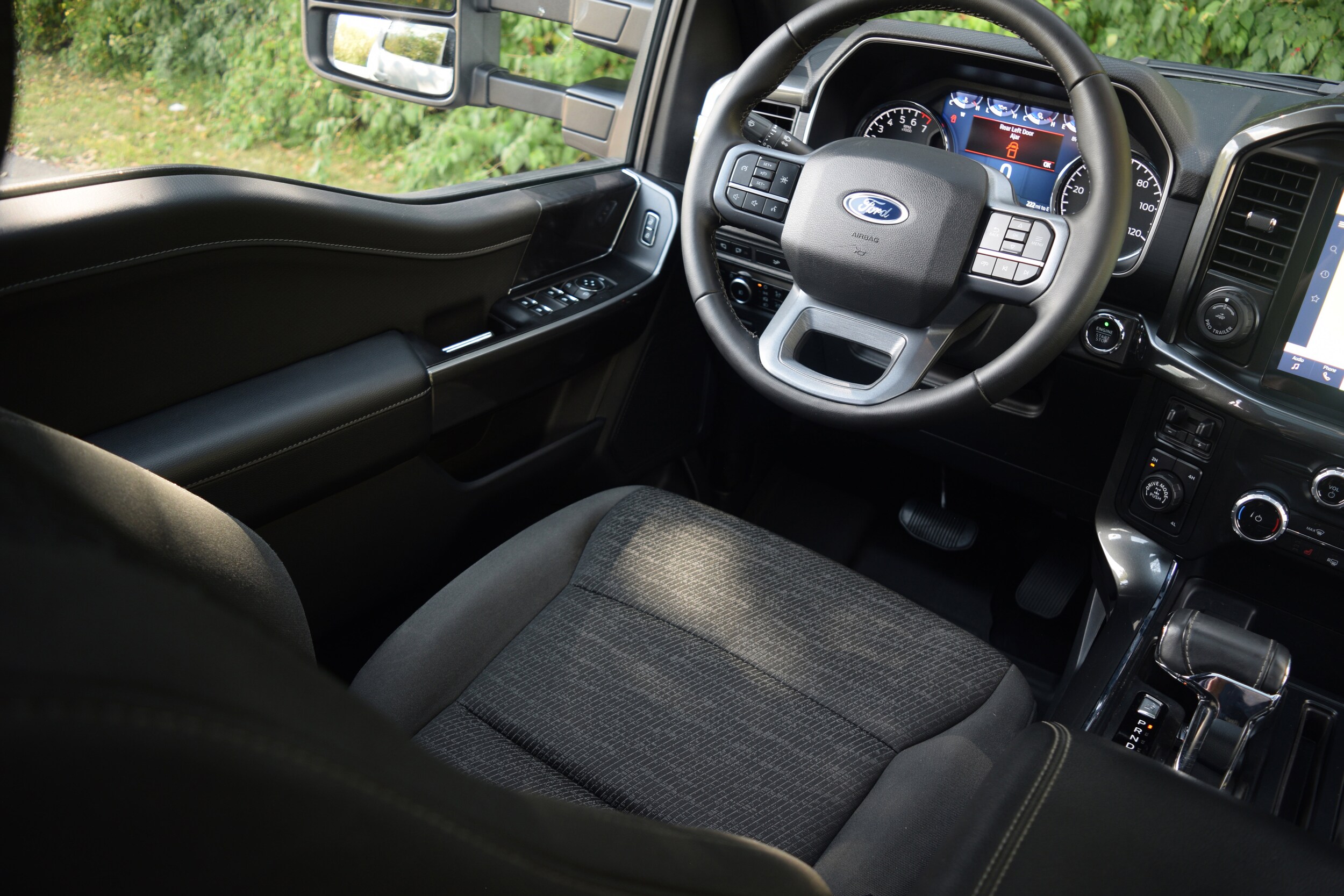 2023 Ford F-150 XLT photo 2