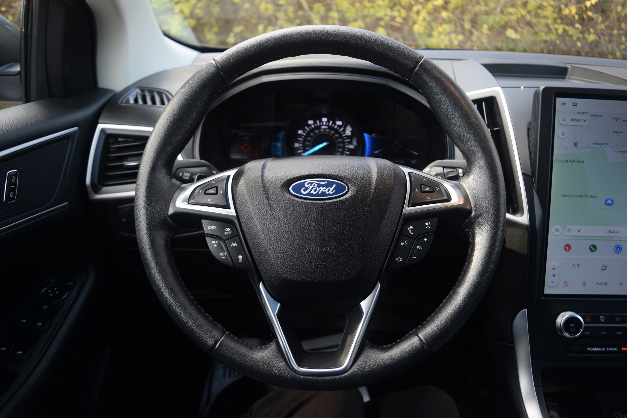 2023 Ford Edge SEL photo 3