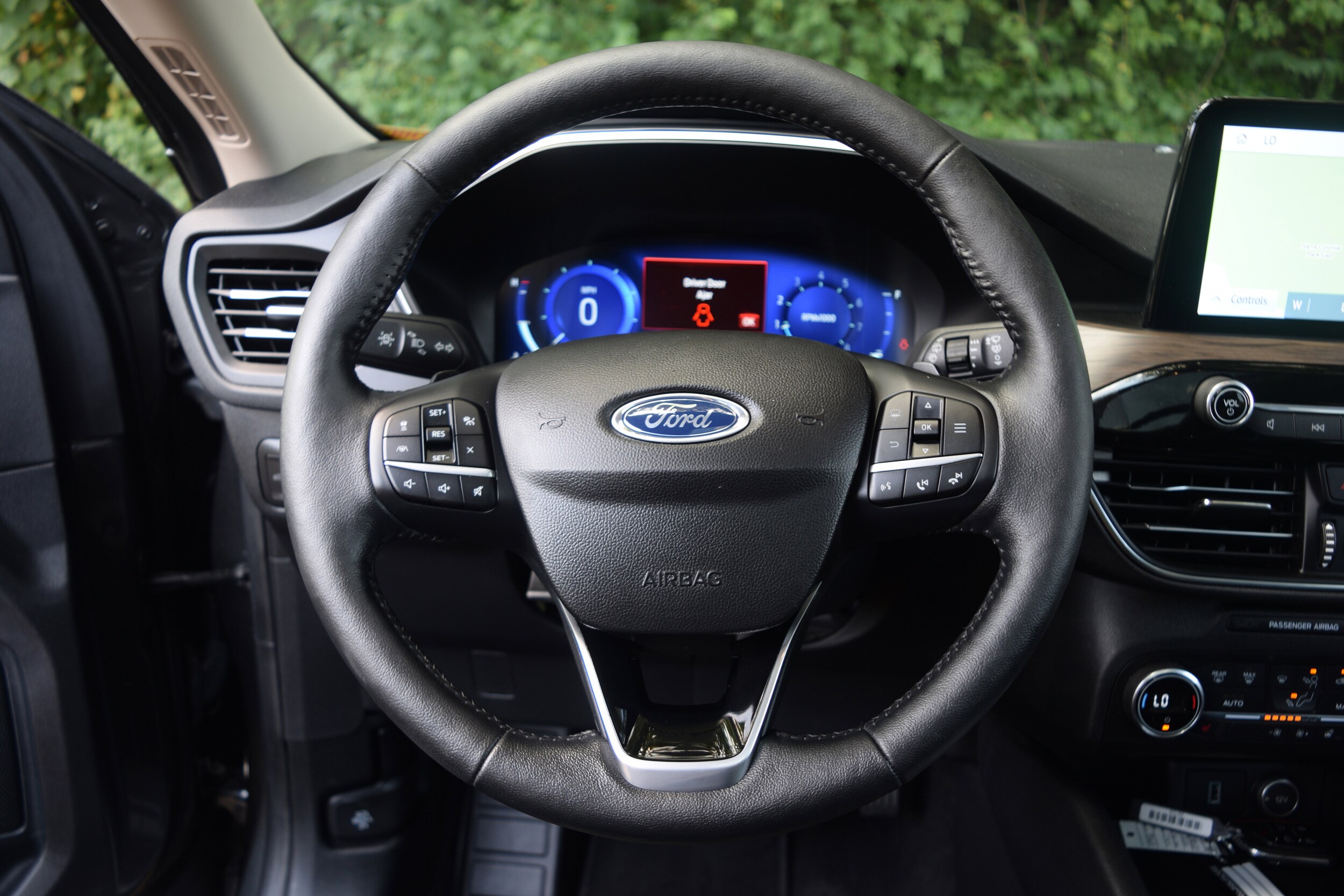 2020 Ford Escape Titanium photo 4