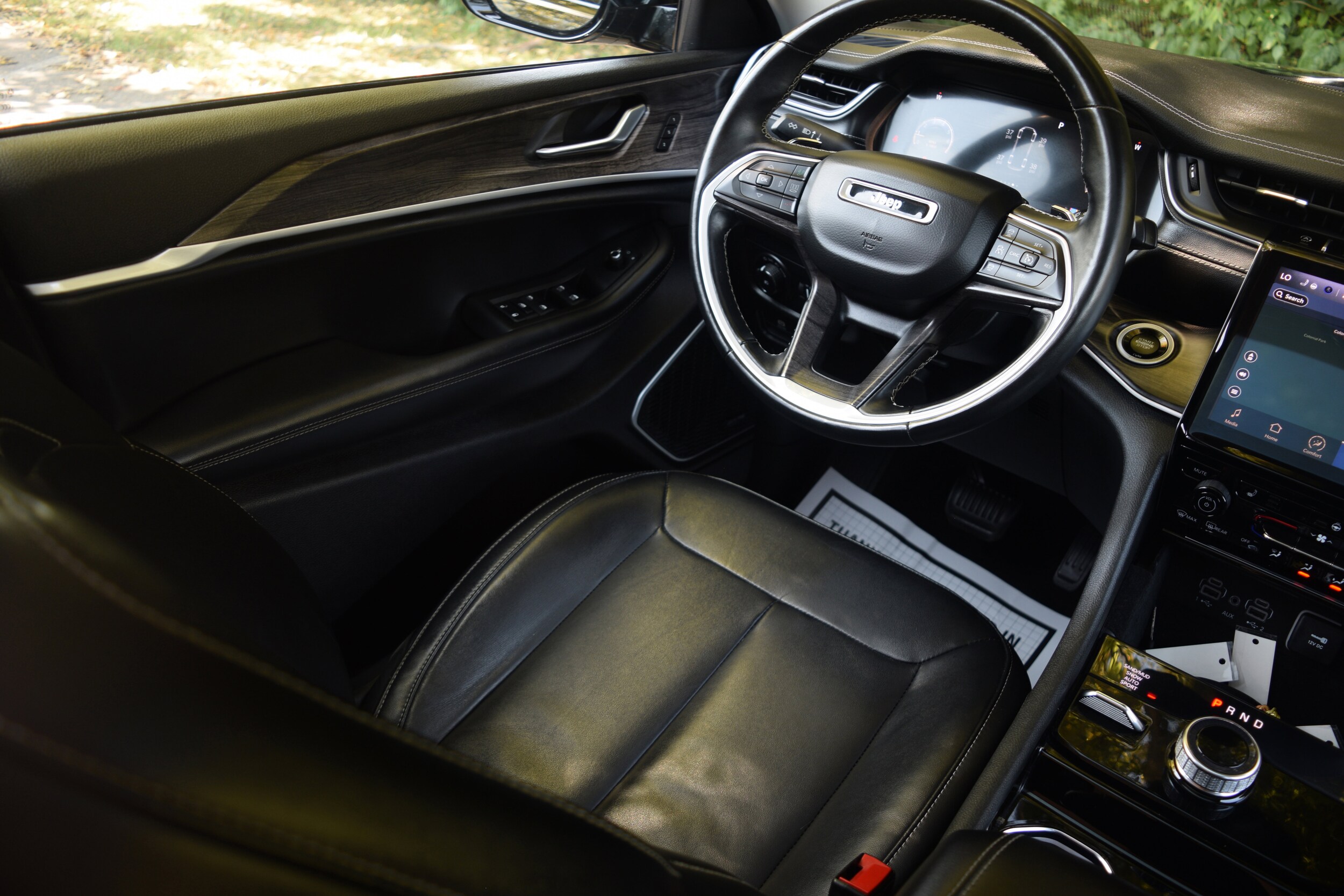 2021 Jeep Grand Cherokee Limited photo 2