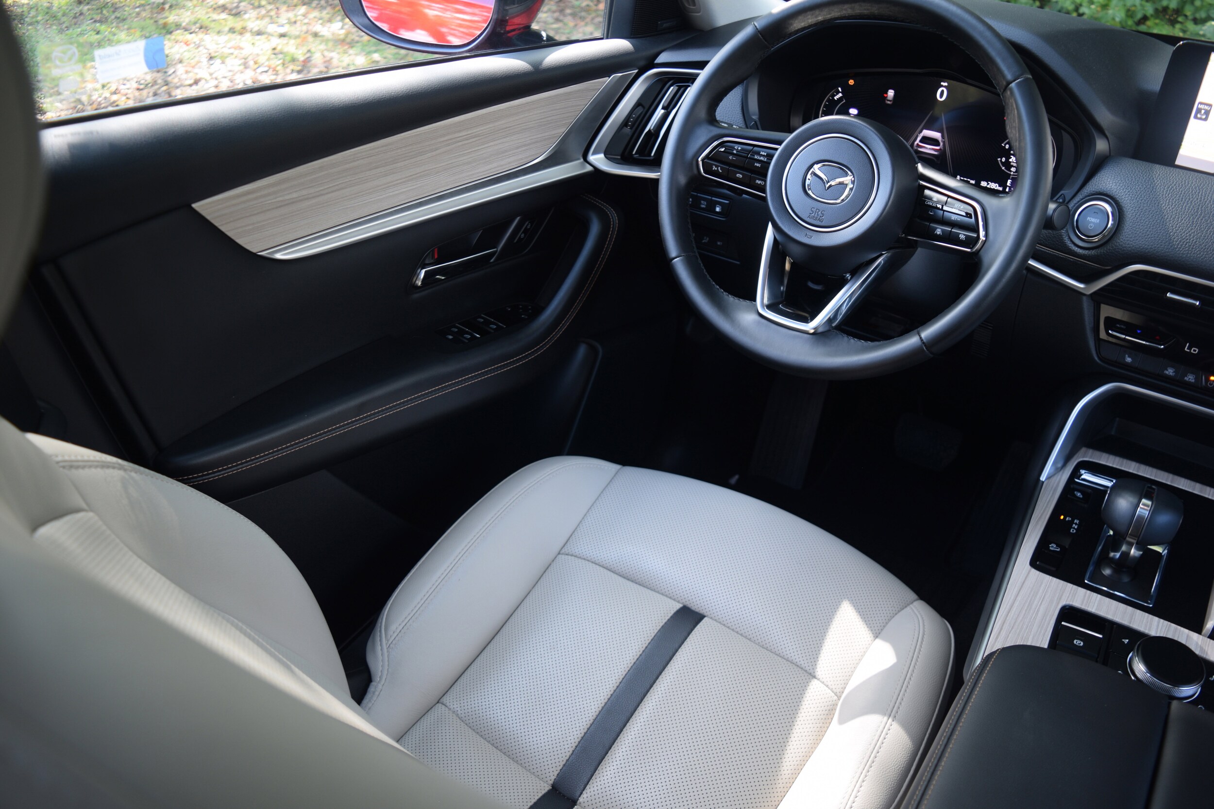2025 Mazda CX-70 Plug-in Hybrid Premium photo 2