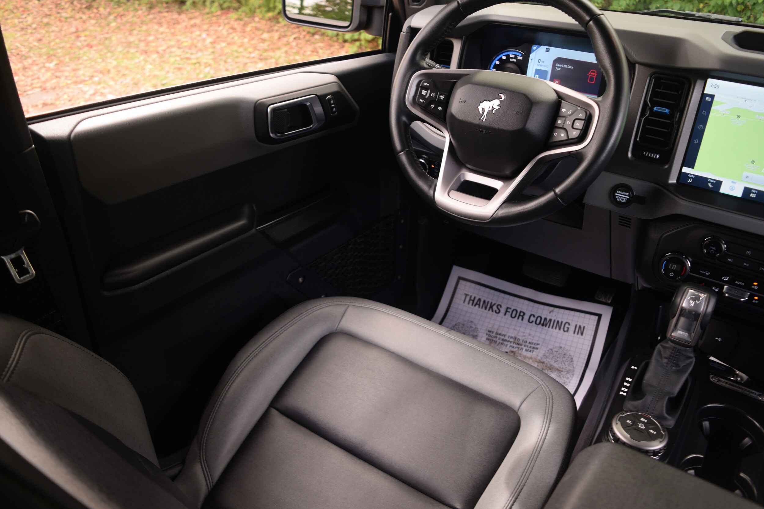 2024 Ford Bronco Black Diamond photo 2
