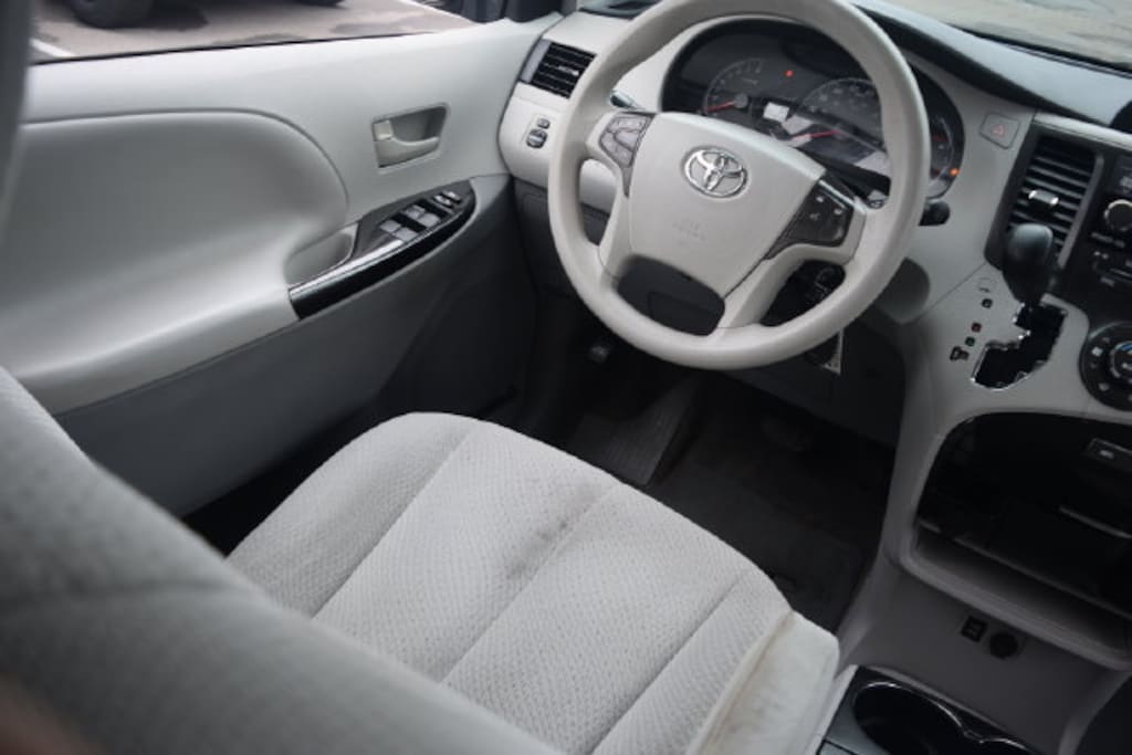 Used 2014 Toyota Sienna LE Van