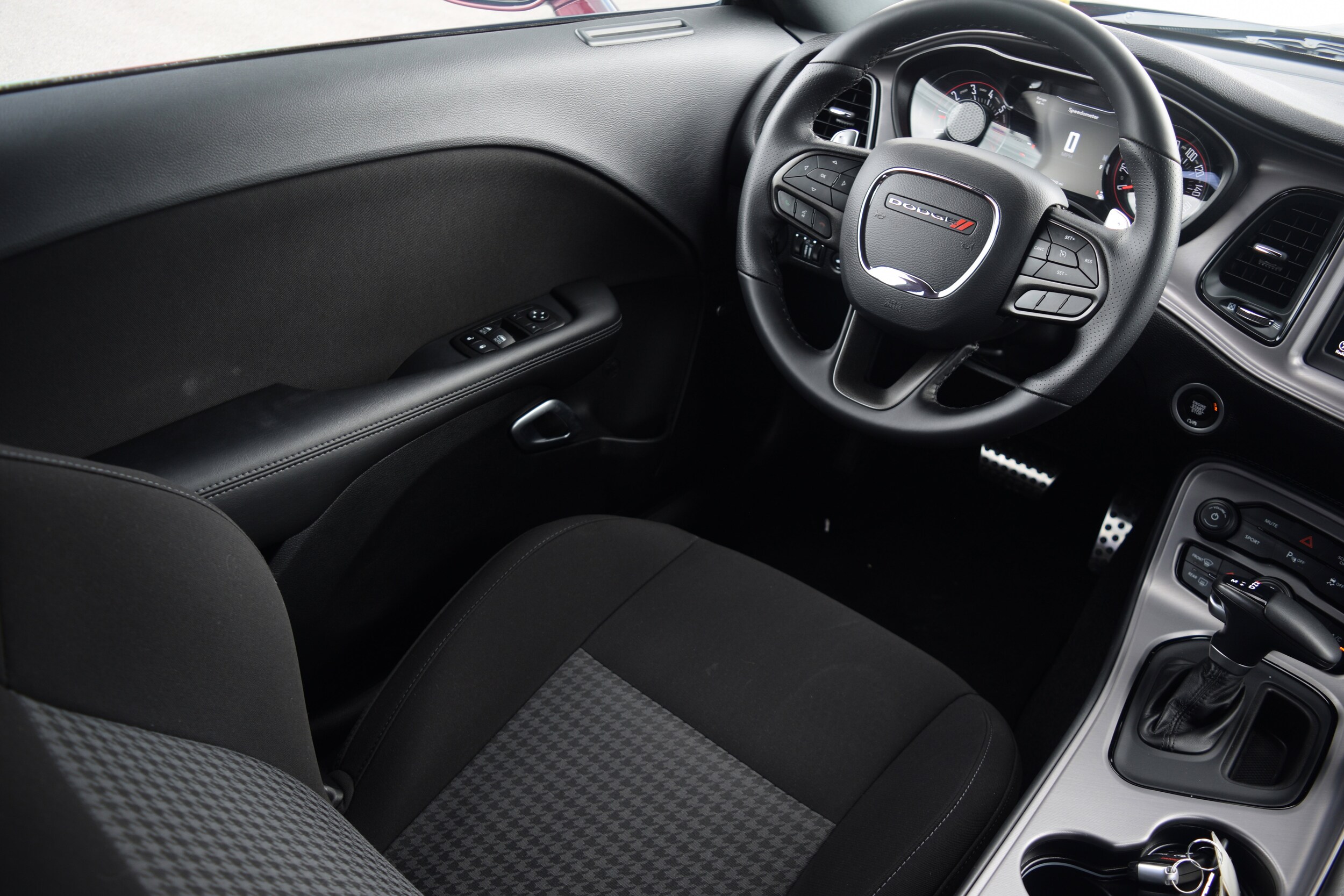 2023 Dodge Challenger R/T photo 2