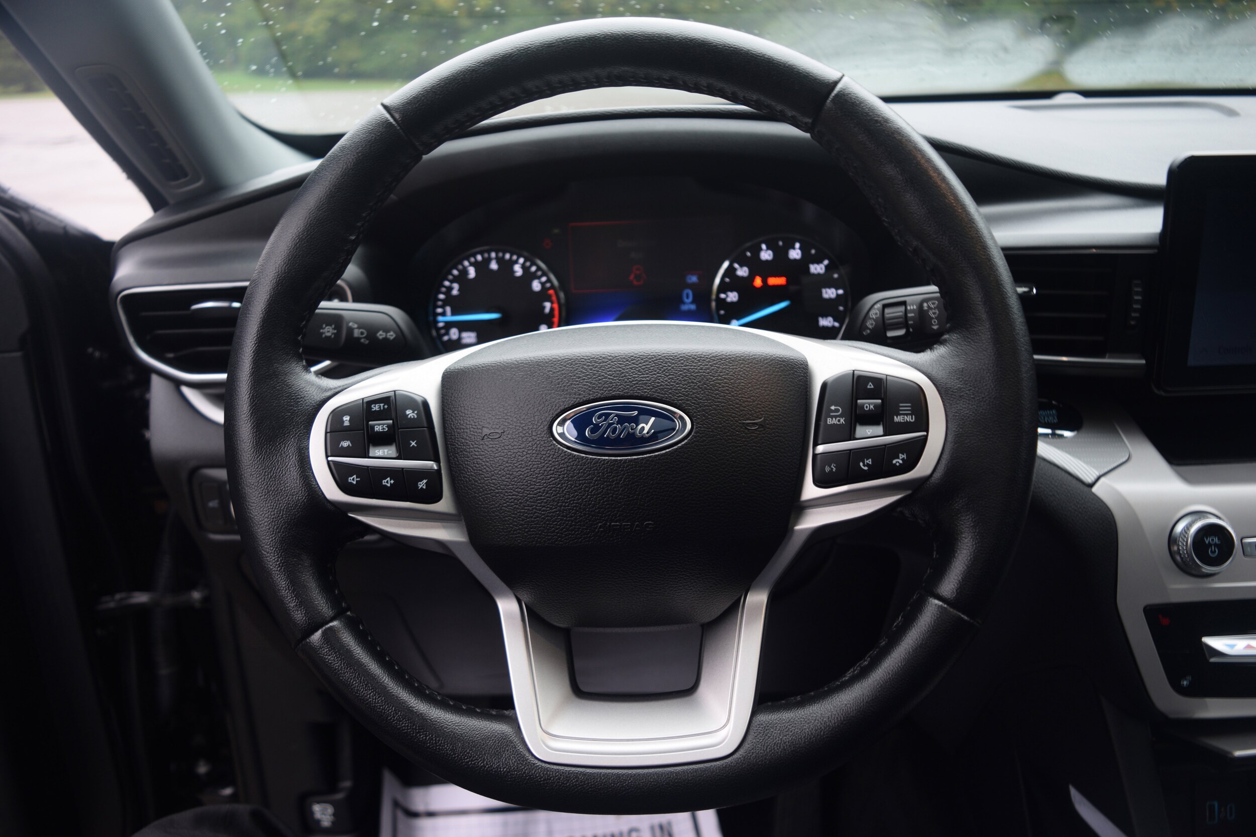 2022 Ford Explorer XLT photo 3