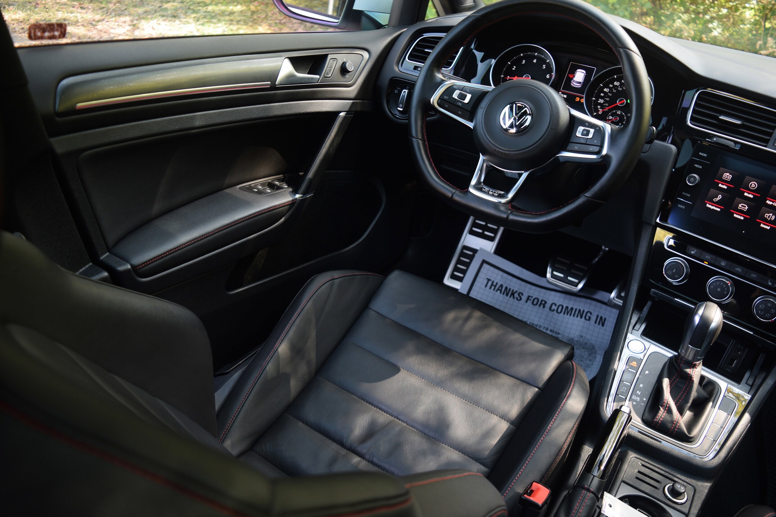 2018 Volkswagen Golf GTI SE photo 2