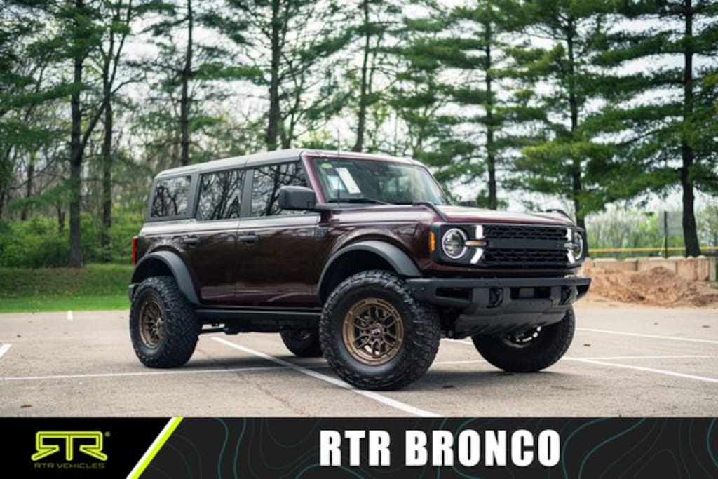 New 2025 Ford Bronco Base SUV