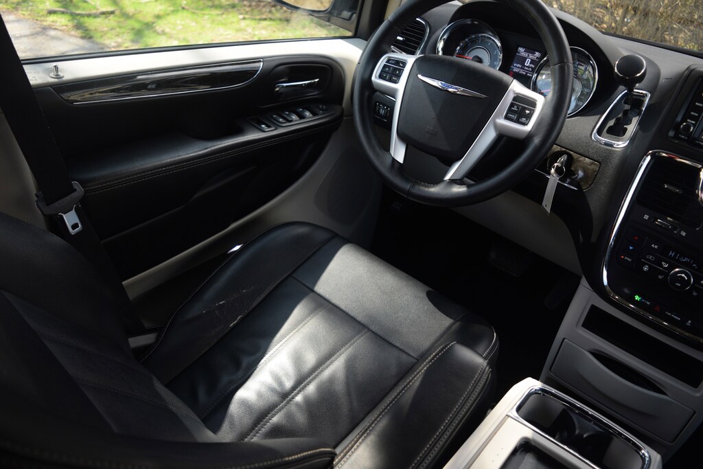 Used 2015 Chrysler Town & Country Touring Van