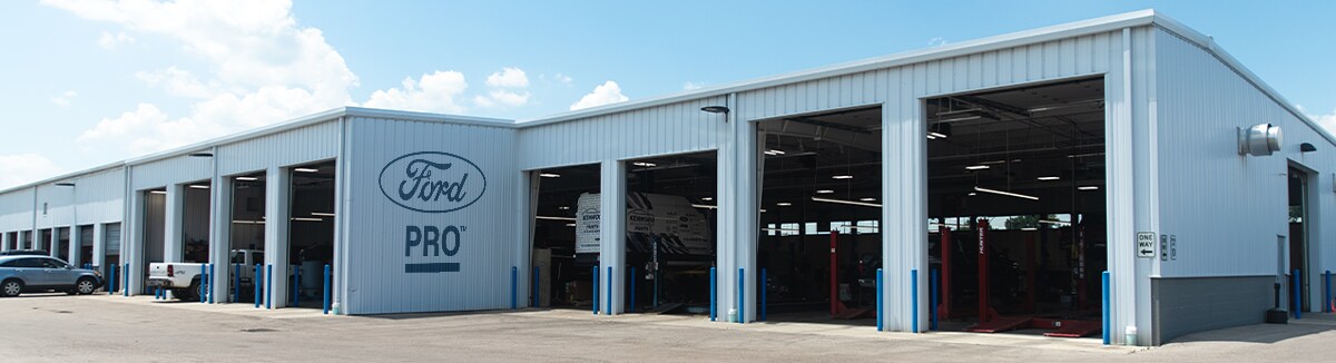 LebanonFord_FordPro_CommercialVehicleCenter_Service_Header%20copy2.jpg