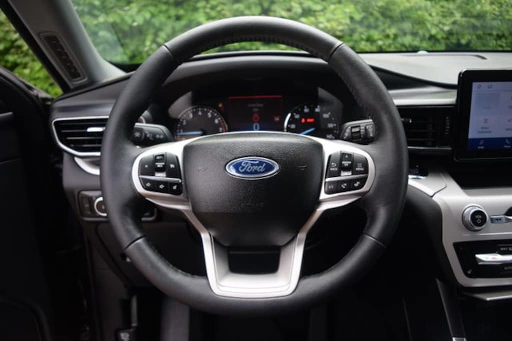 Used 2024 Ford Explorer XLT SUV