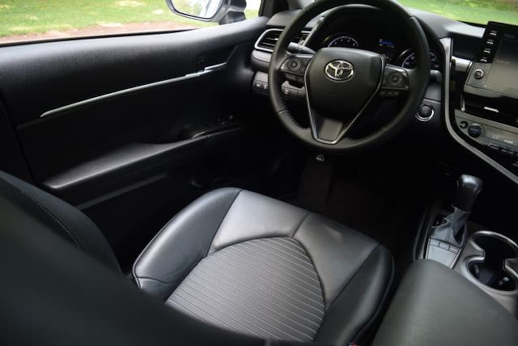 Used 2022 Toyota Camry SE Sedan