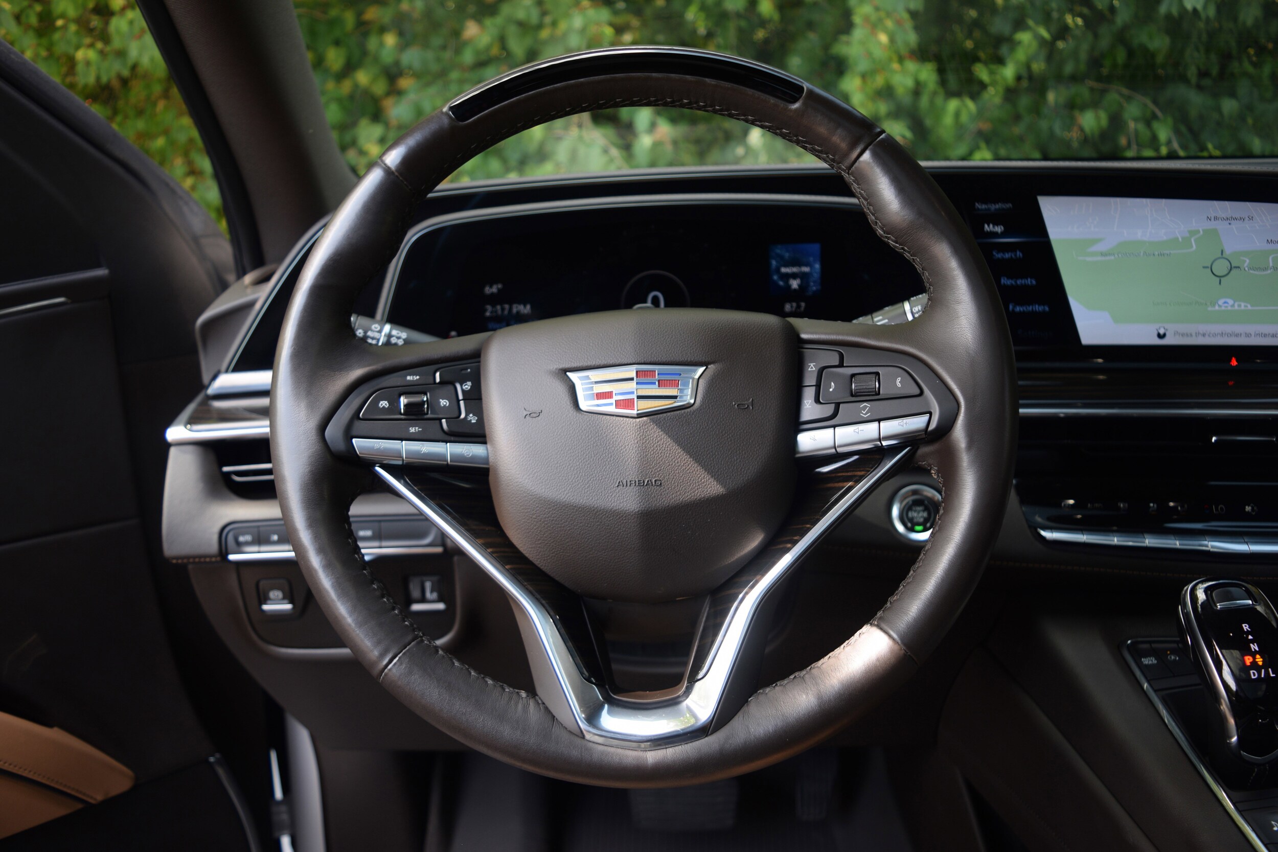 2023 Cadillac Escalade Premium Luxury photo 4