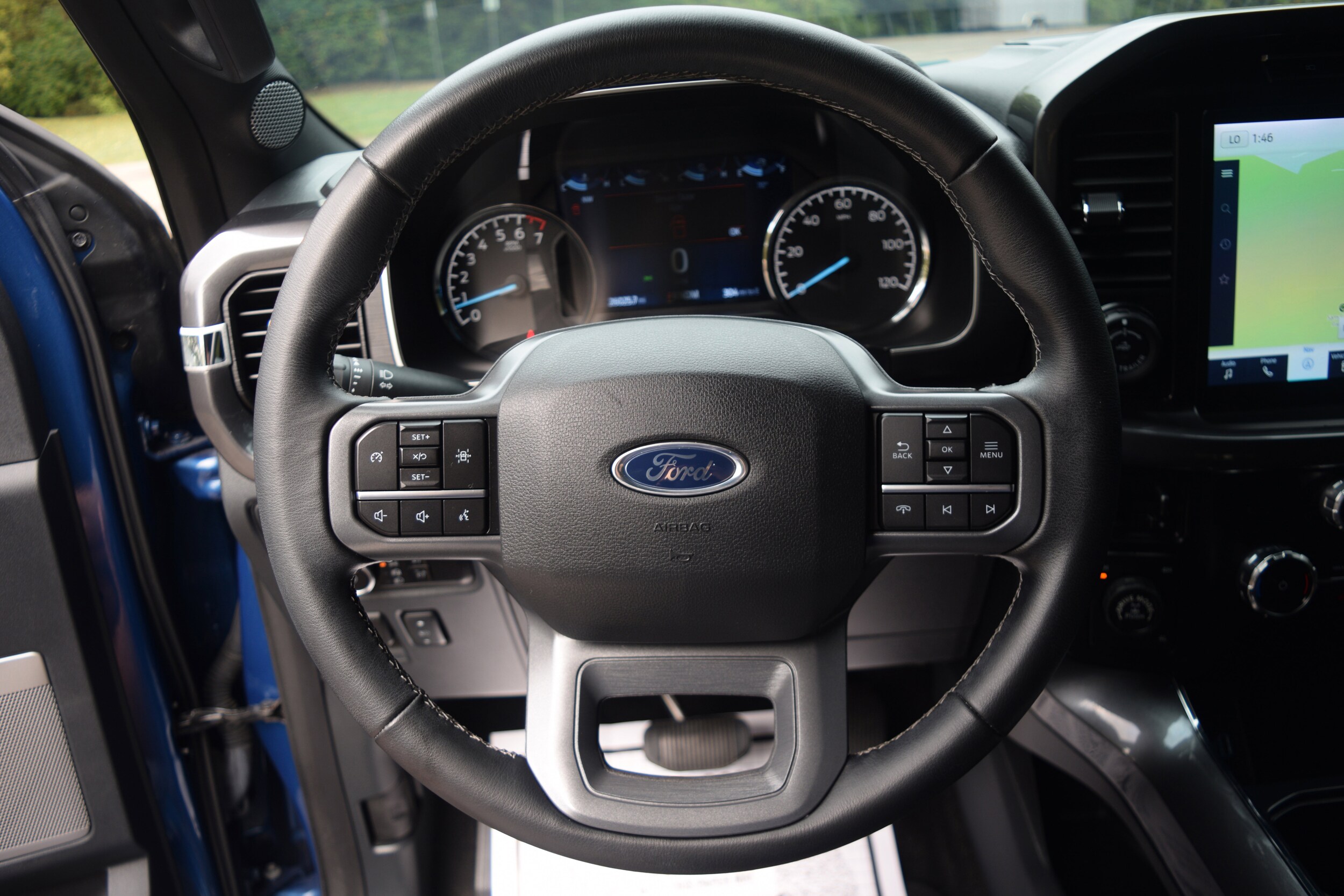 2023 Ford F-150 XLT photo 2