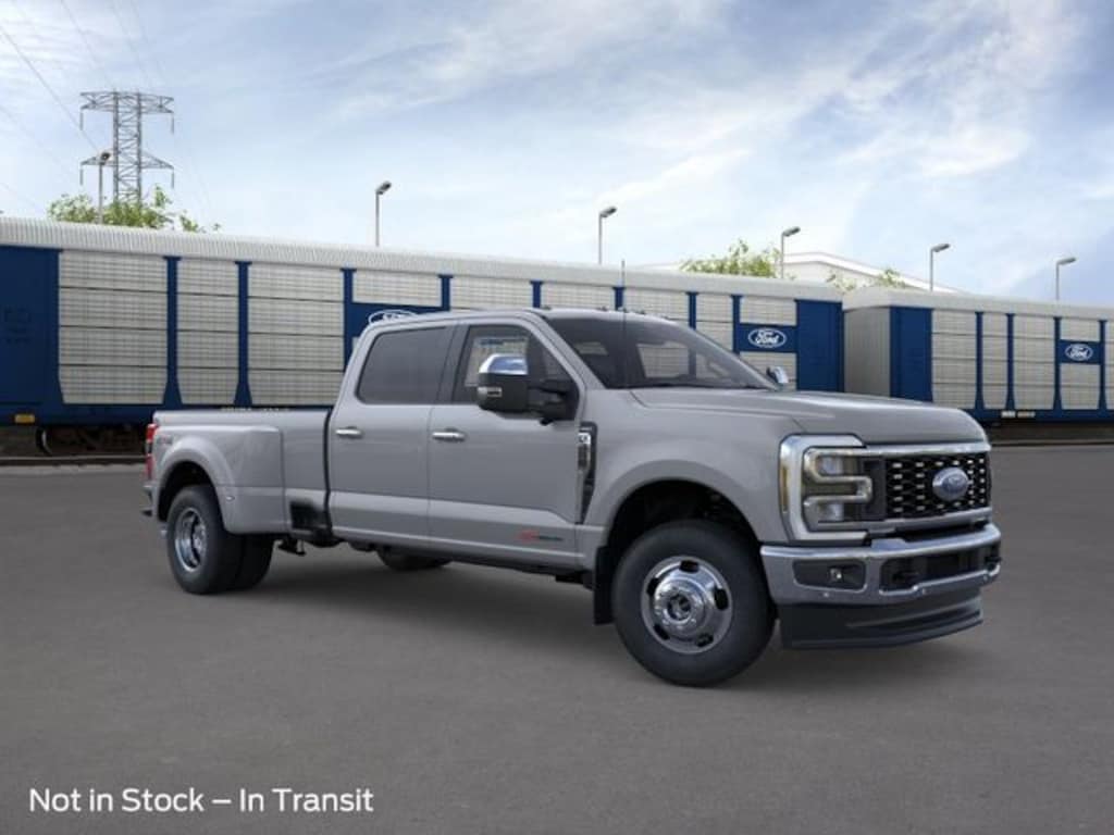 New 2026 Ford F-350SD Lariat Truck Crew Cab