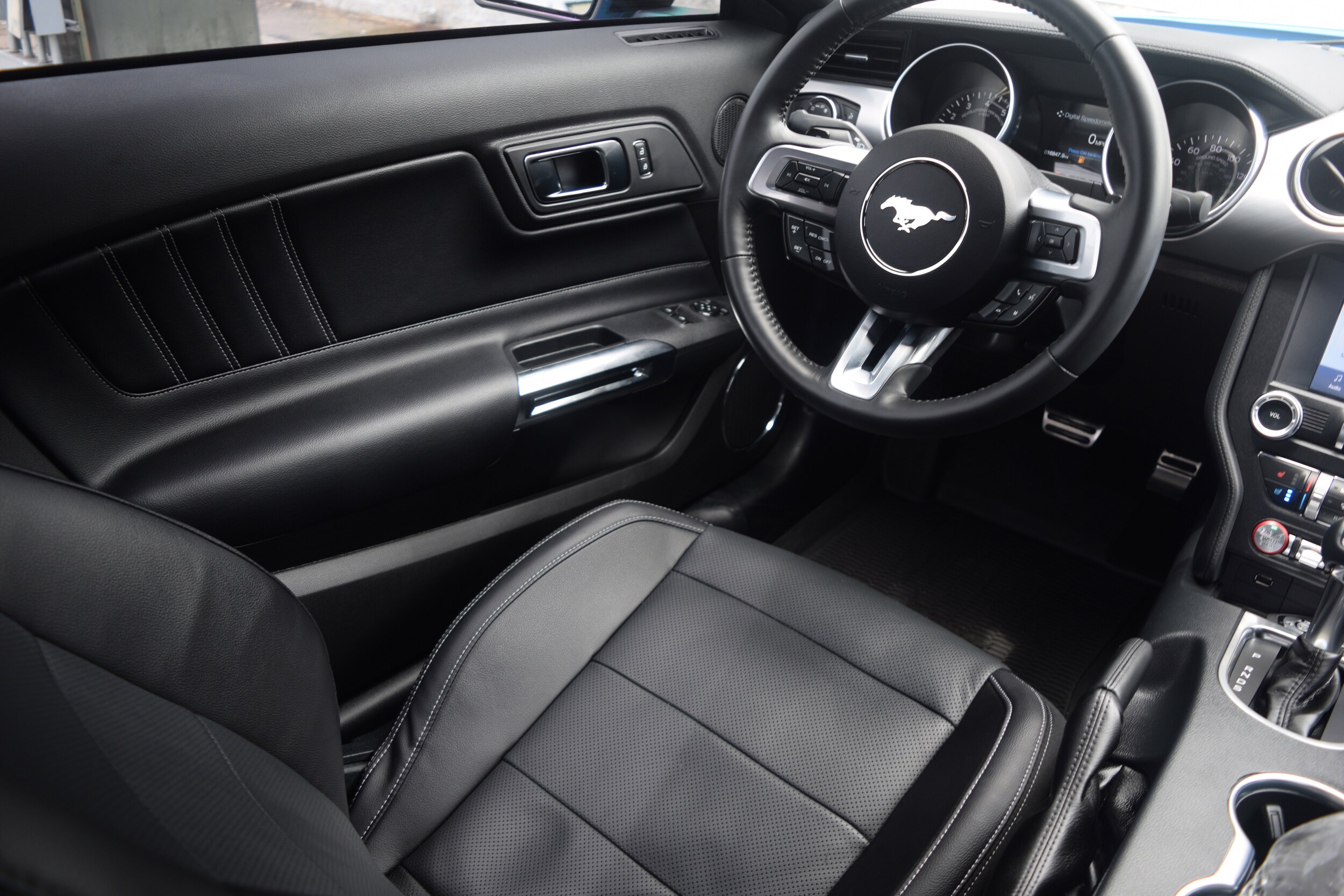 2022 Ford Mustang GT Premium photo 2