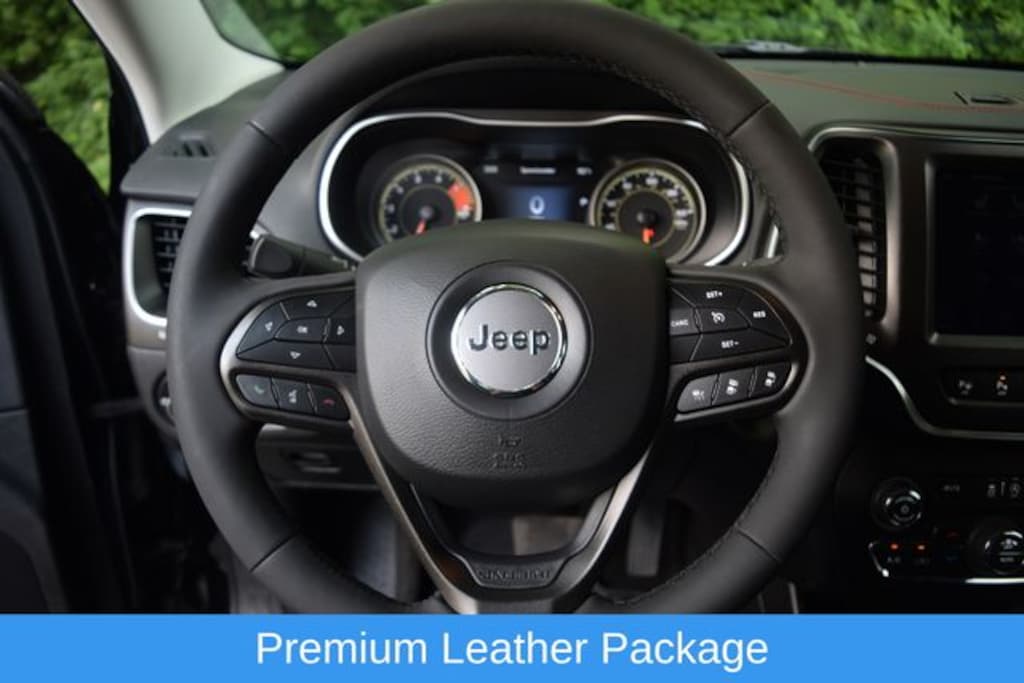 Used 2021 Jeep Cherokee Trailhawk SUV
