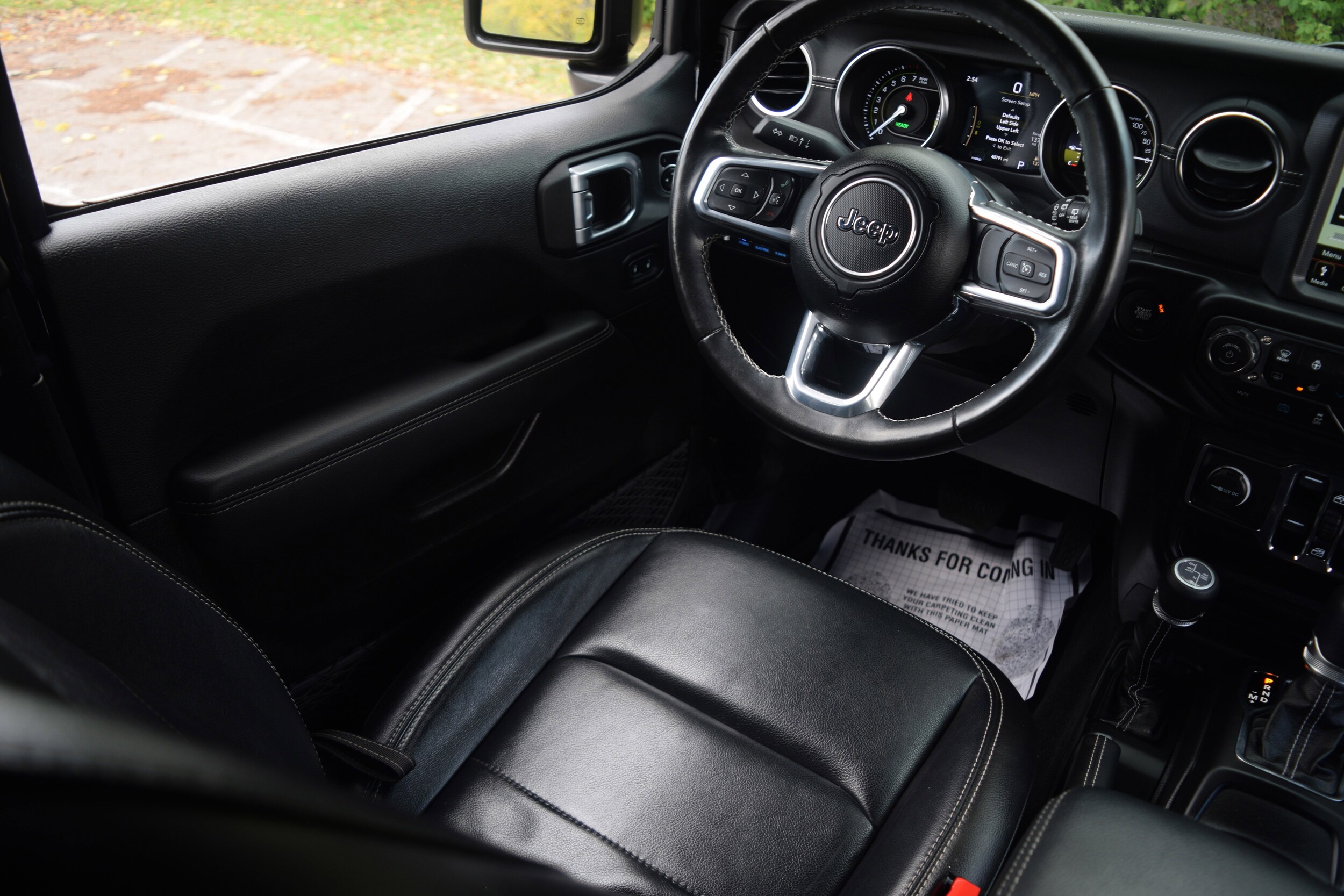 2023 Jeep Wrangler 4xe Sahara photo 2