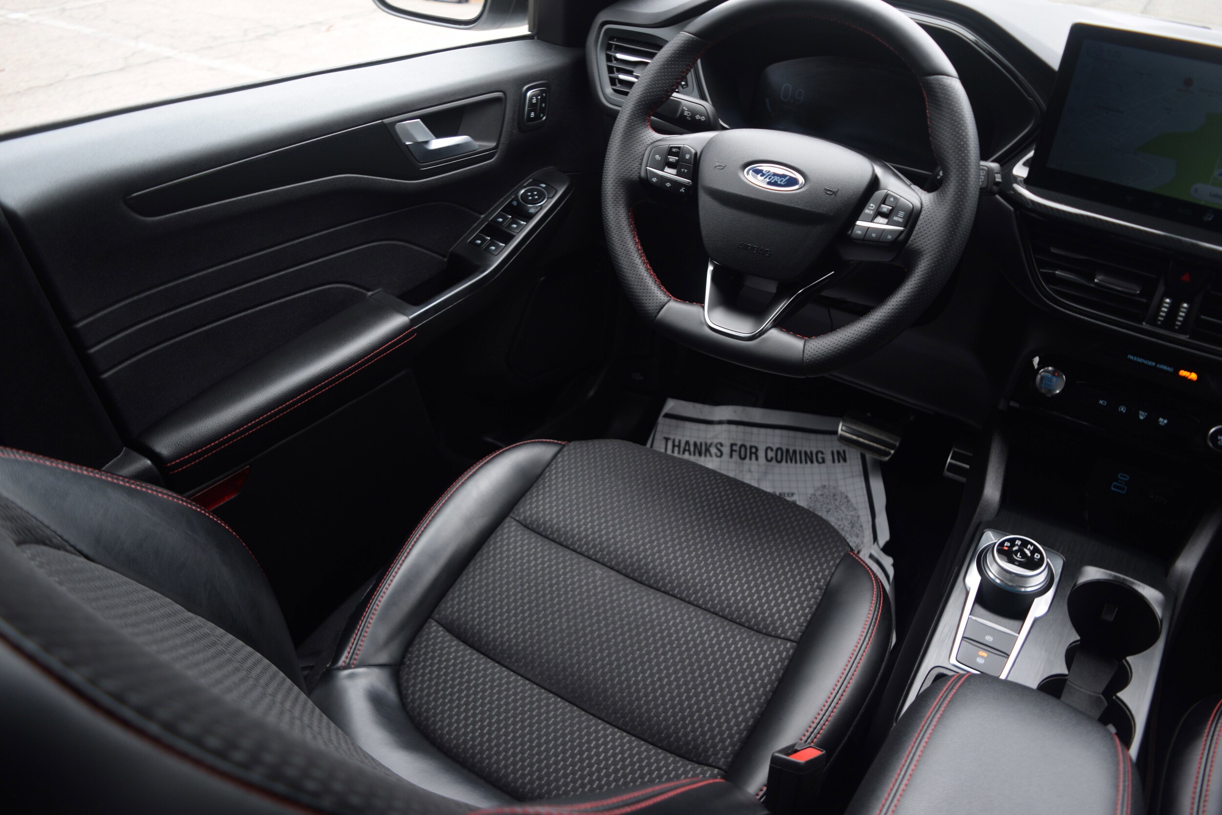 2023 Ford Escape ST-Line Select photo 2