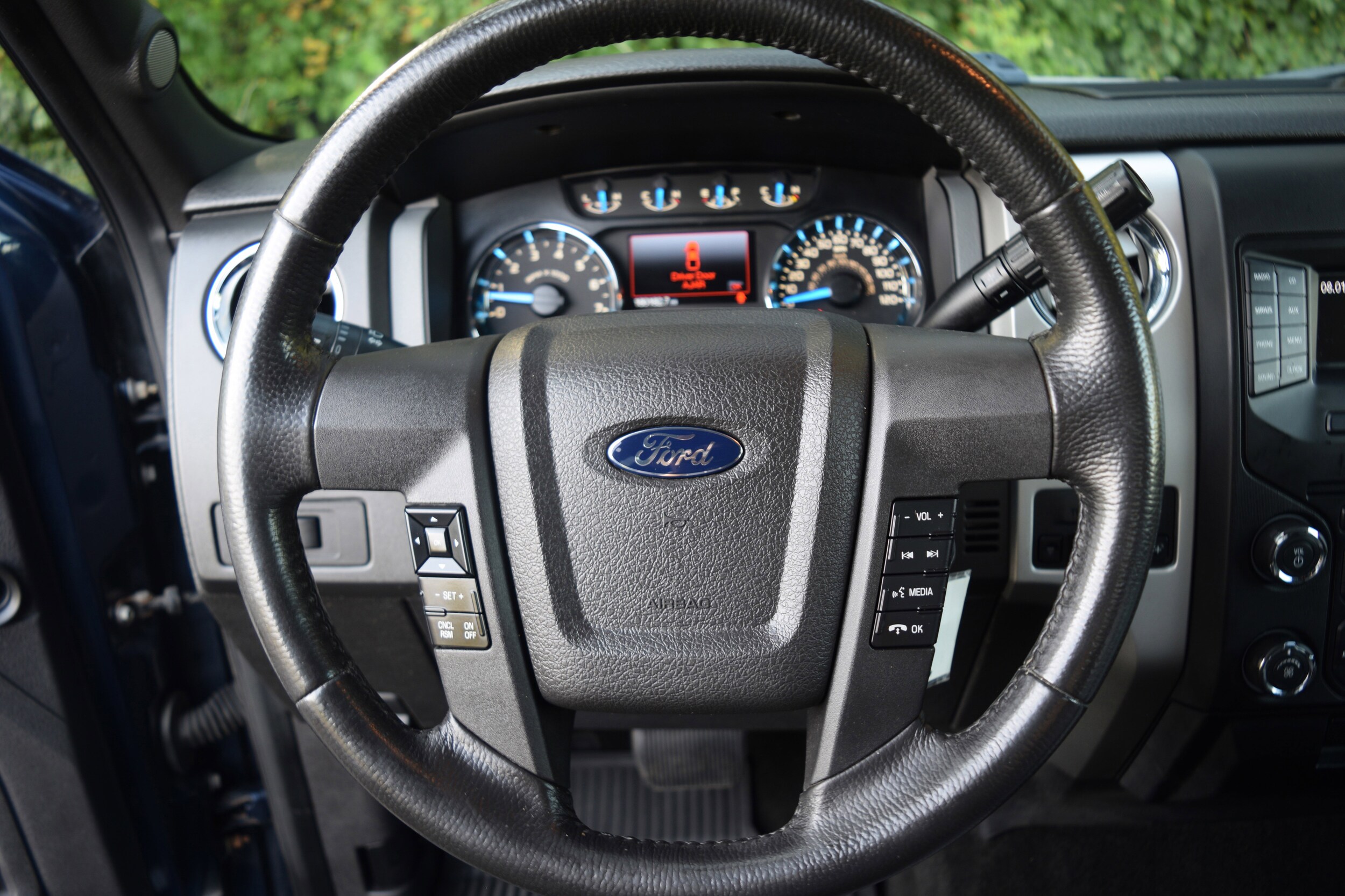 2013 Ford F-150 XLT photo 4