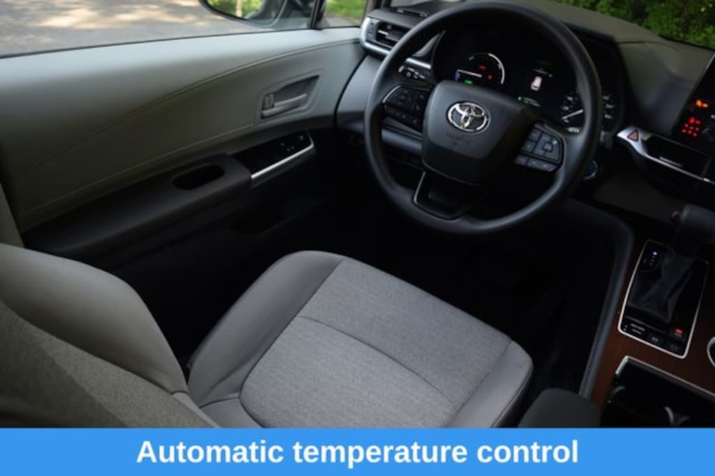 Used 2024 Toyota Sienna LE 8 Passenger Van Passenger Van