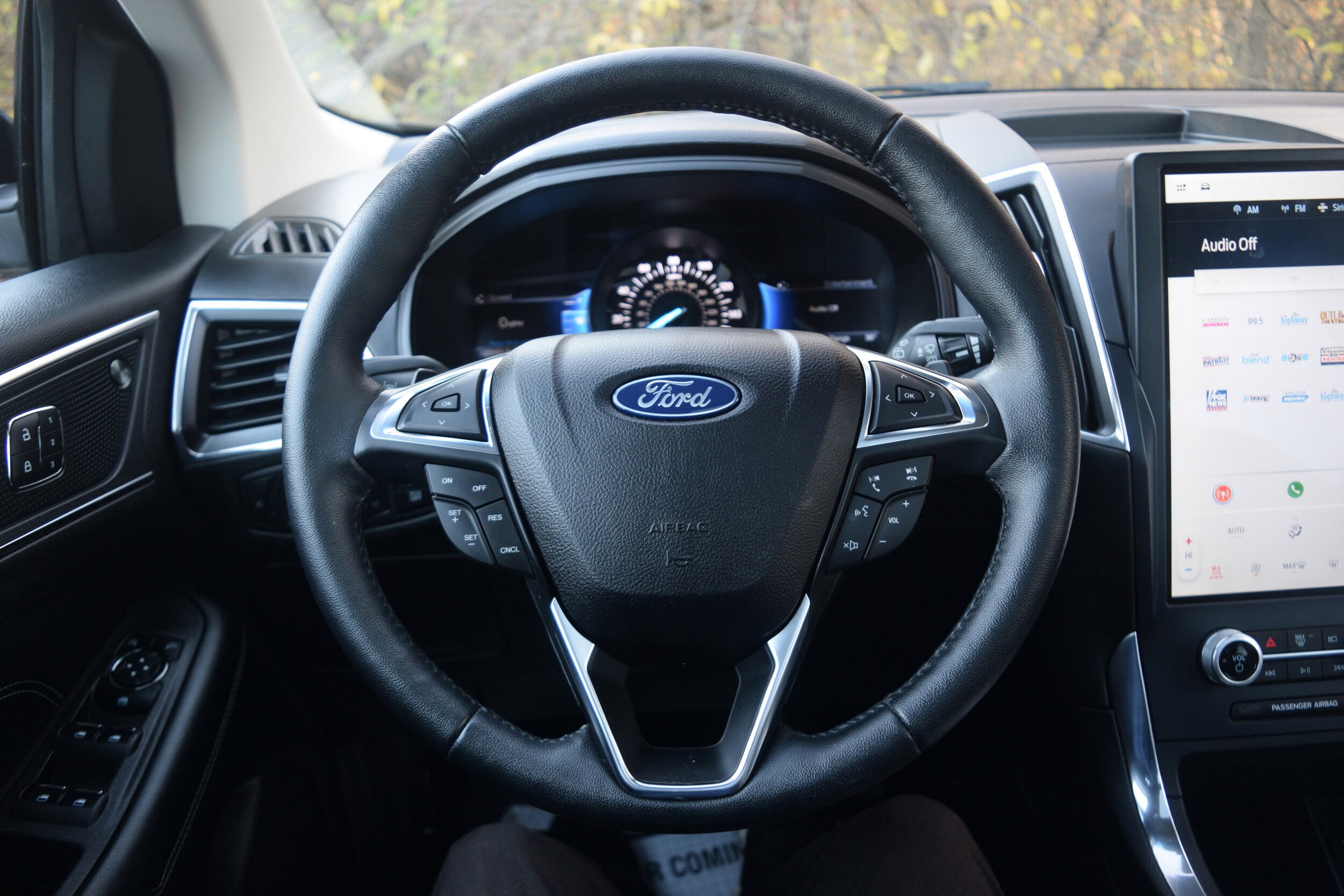 2022 Ford Edge Titanium photo 4