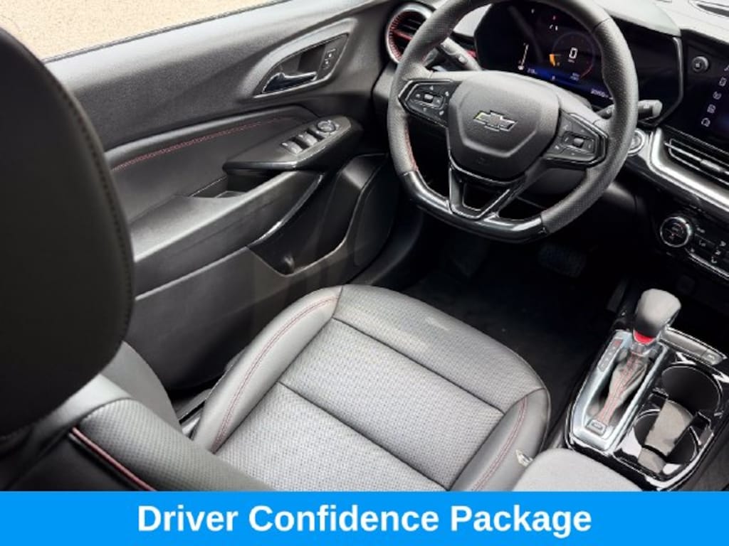 Used 2025 Chevrolet Trax 2RS SUV