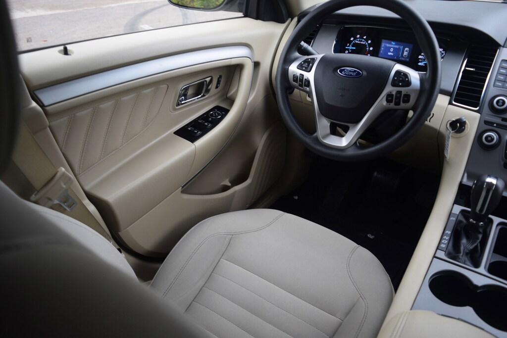 Certified 2017 Ford Taurus SE Sedan