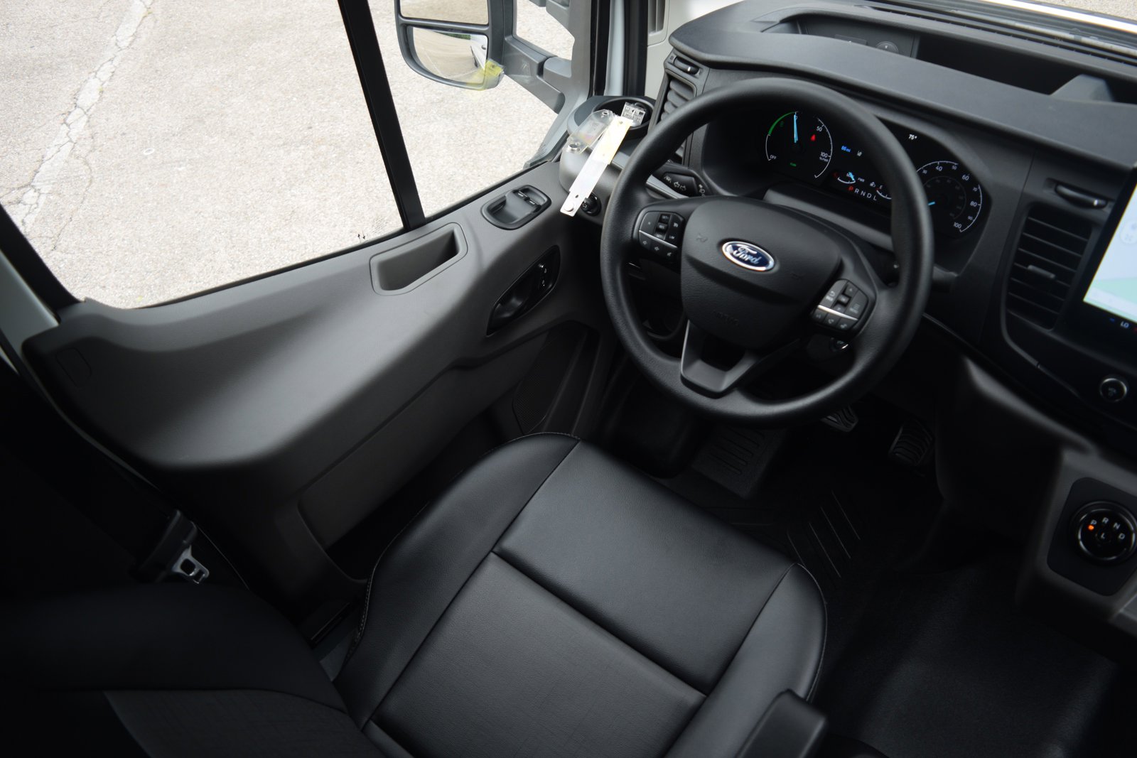 2023 Ford Transit photo 2