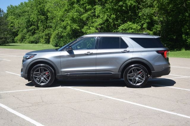 2025 Ford Explorer ST-LINE - Photo 23