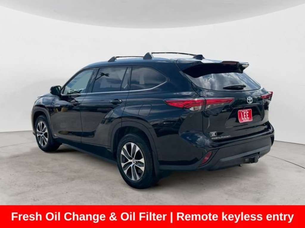 Used 2021 Toyota Highlander Hybrid XLE SUV