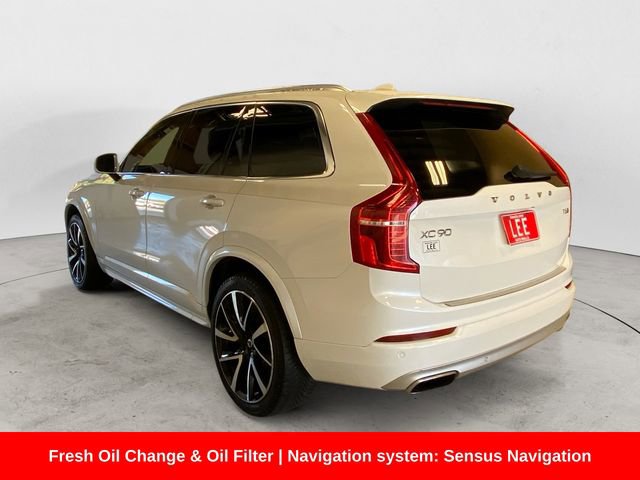 2021 Volvo XC90 Momentum photo 2